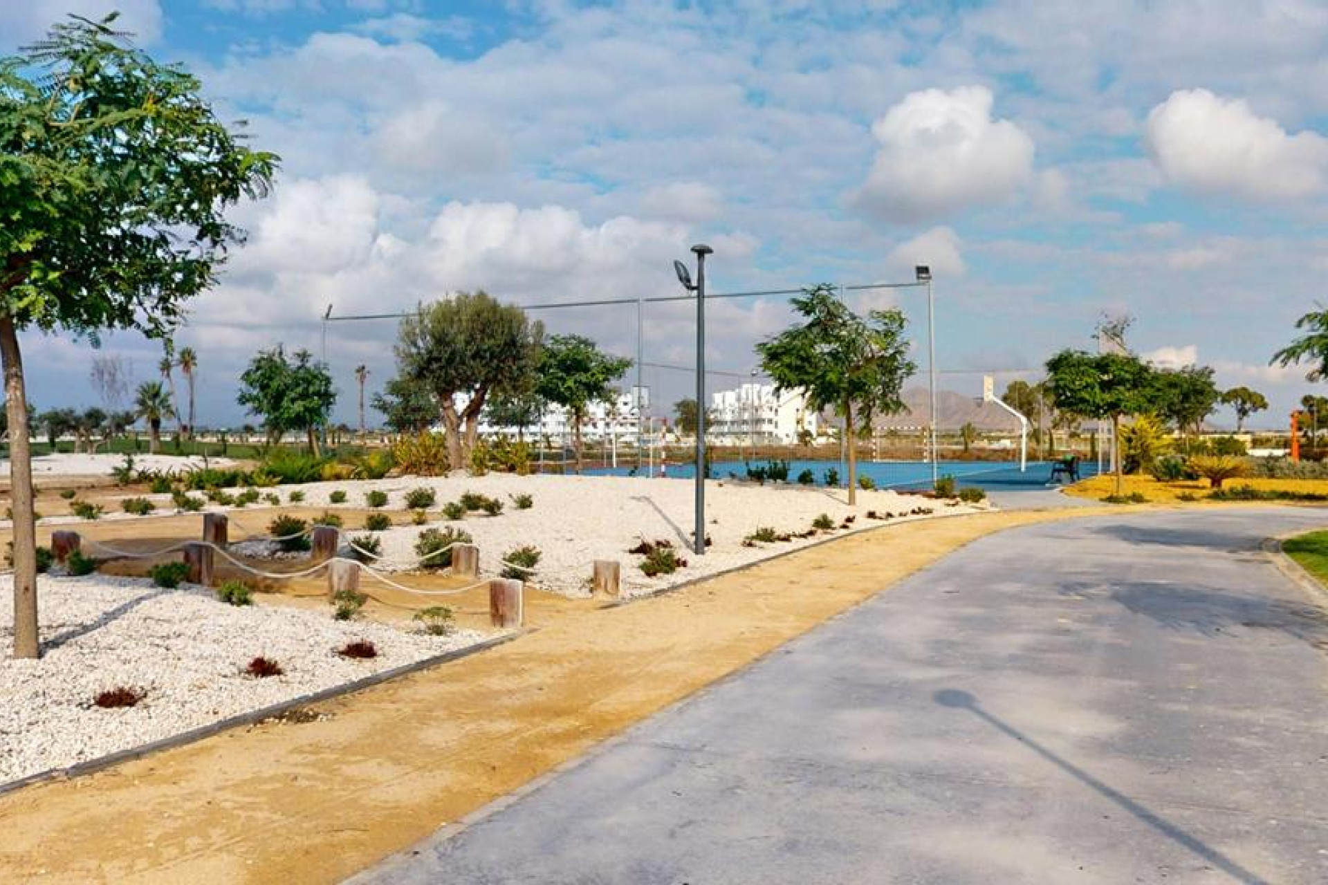 Odsprzedaż - Mieszkanie w bloku - Santa Rosalia Resort - Inland