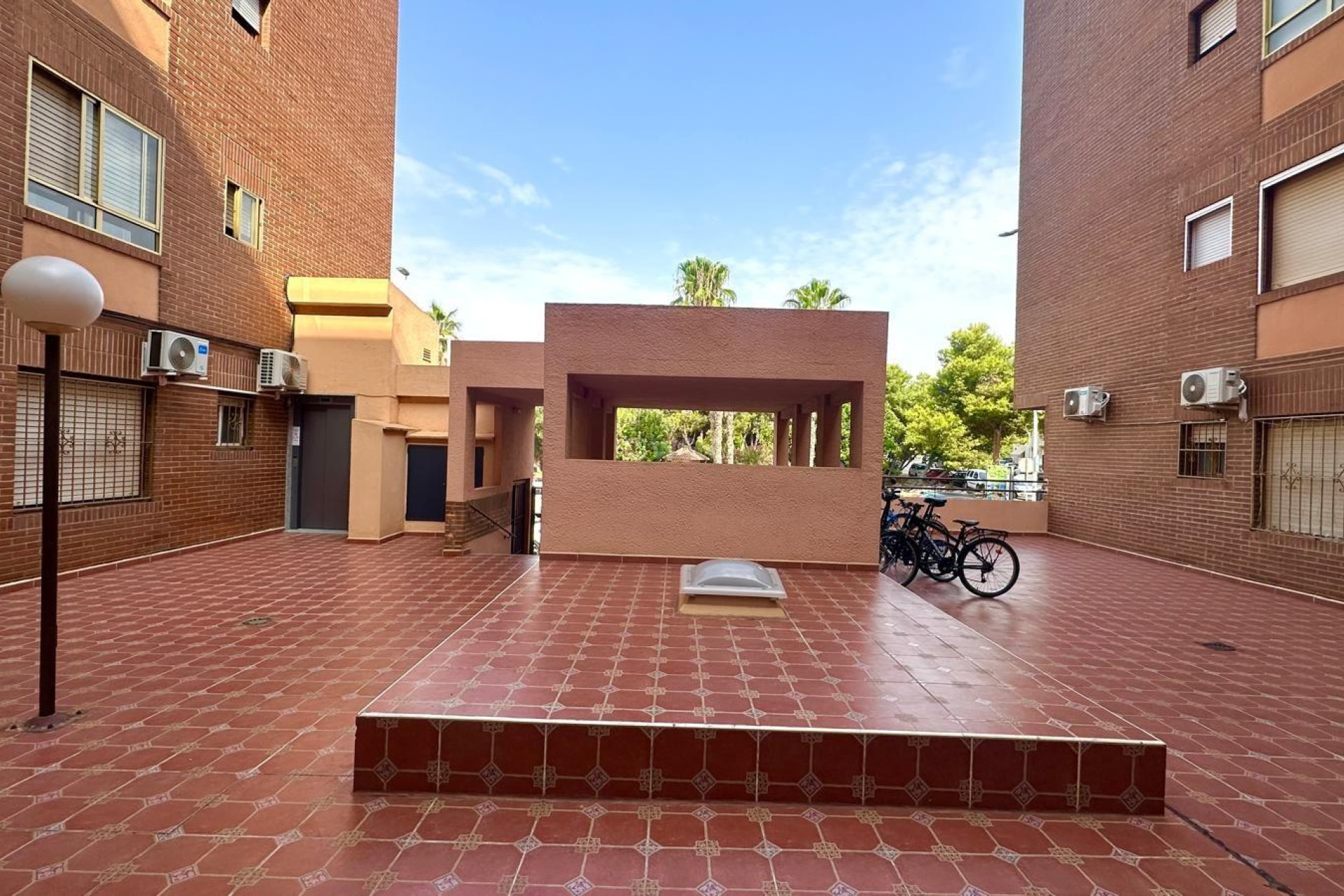 Odsprzedaż - Mieszkanie w bloku - Torrevieja - Acequion