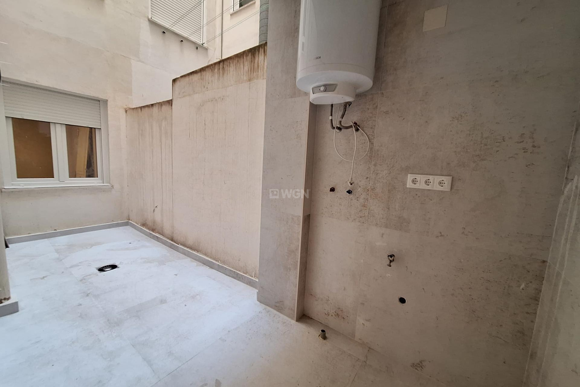 Odsprzedaż - Mieszkanie w bloku - Torrevieja - Acequion