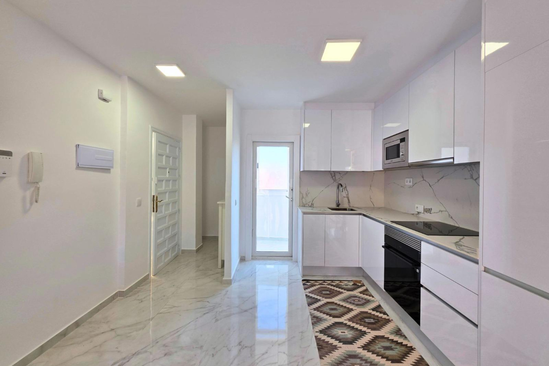 Odsprzedaż - Mieszkanie w bloku - Torrevieja - Acequion