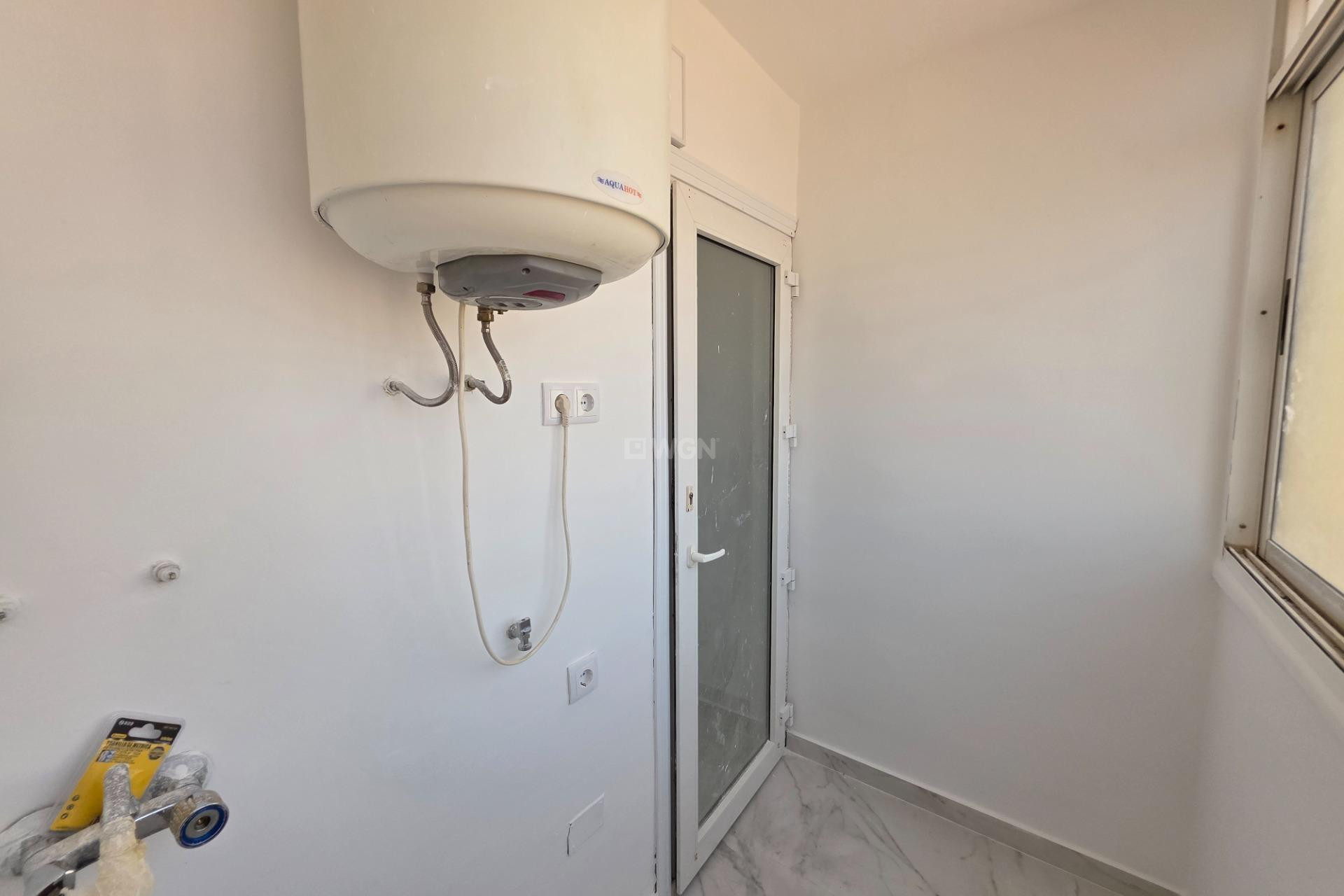 Odsprzedaż - Mieszkanie w bloku - Torrevieja - Acequion