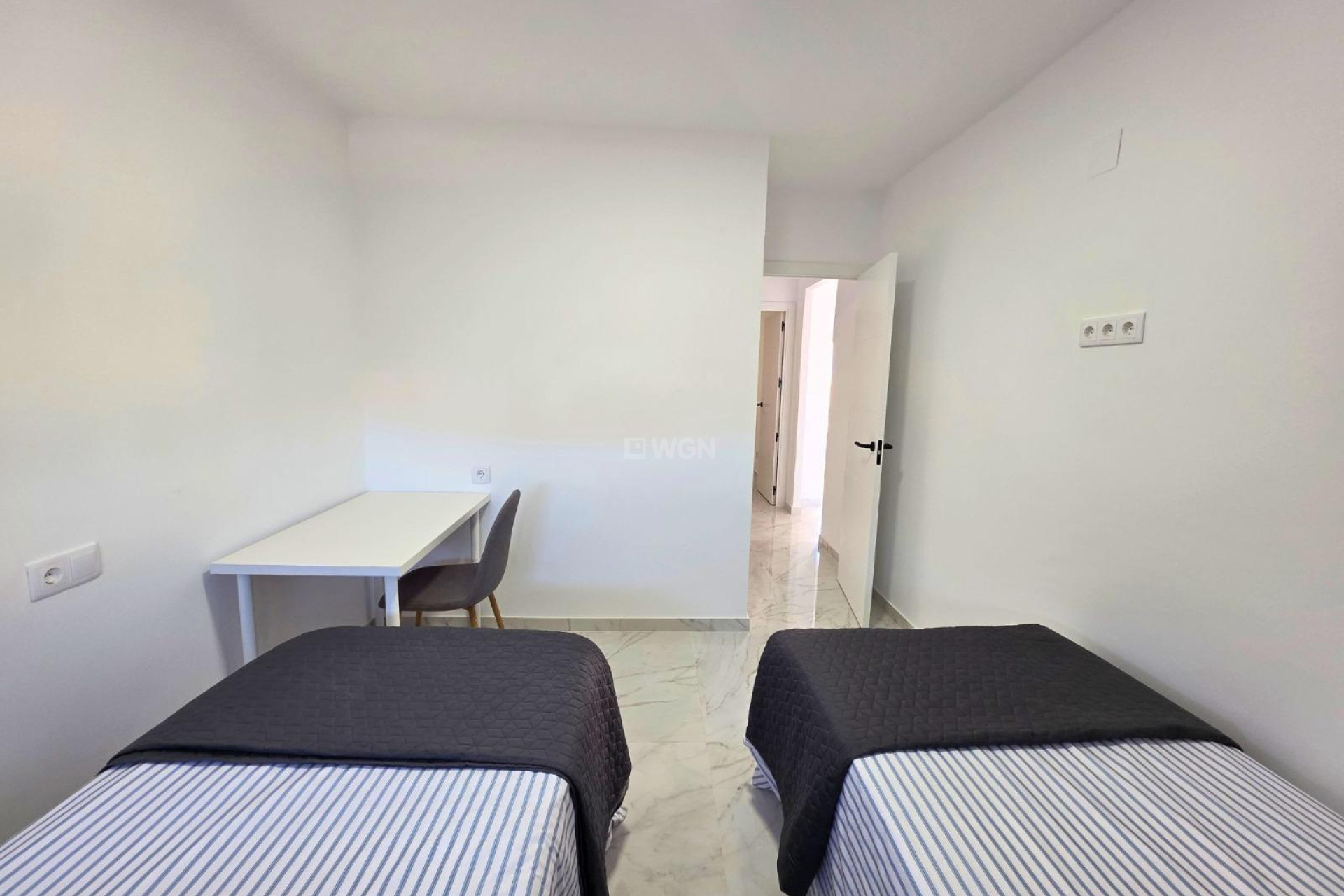 Odsprzedaż - Mieszkanie w bloku - Torrevieja - Acequion