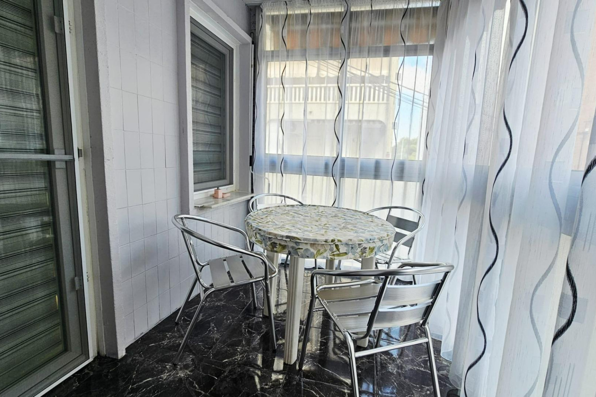 Odsprzedaż - Mieszkanie w bloku - Torrevieja - Acequion