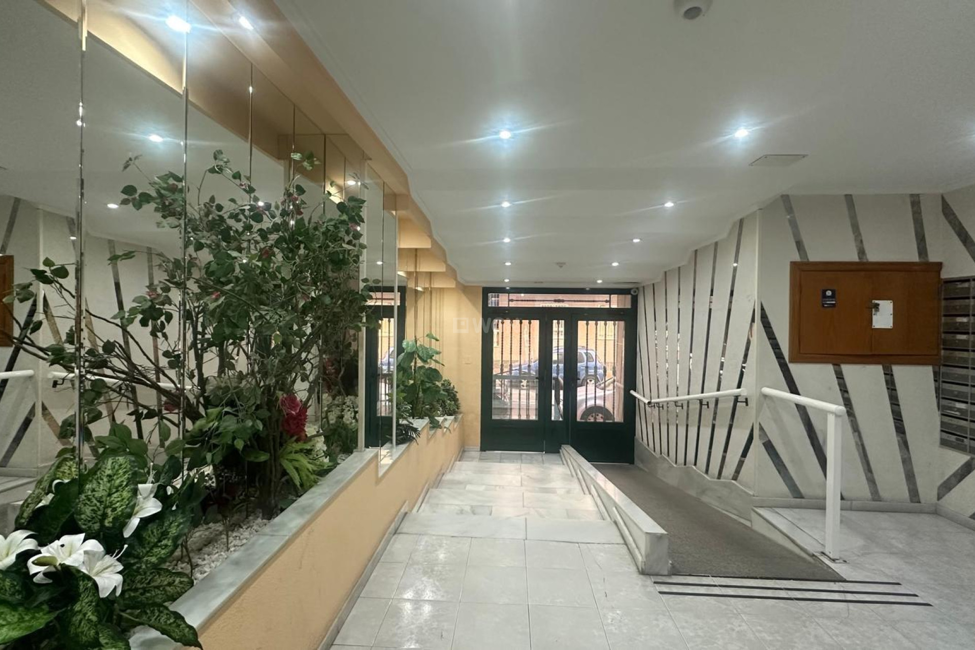 Odsprzedaż - Mieszkanie w bloku - Torrevieja - Acequion