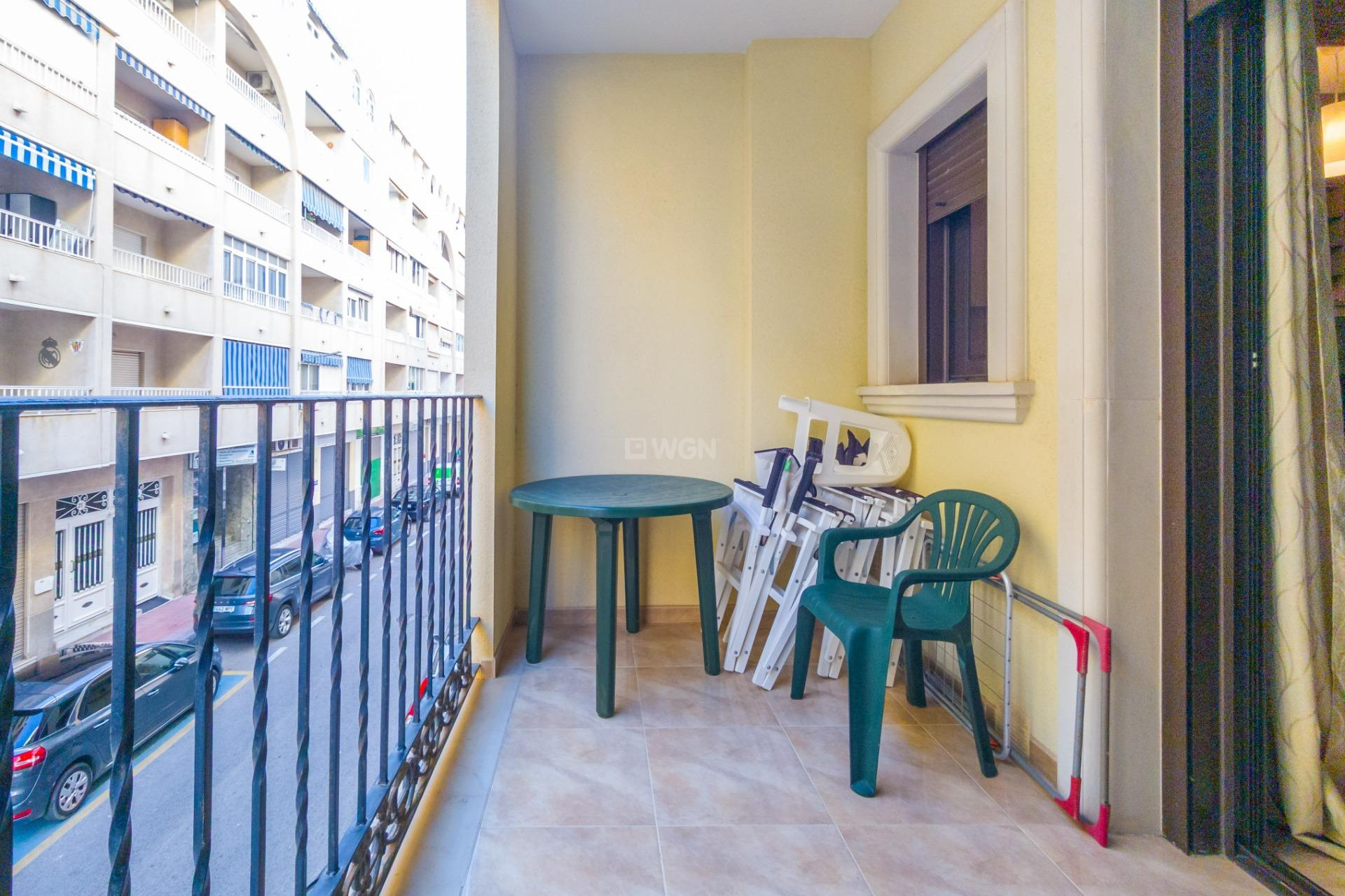 Odsprzedaż - Mieszkanie w bloku - Torrevieja - Acequion