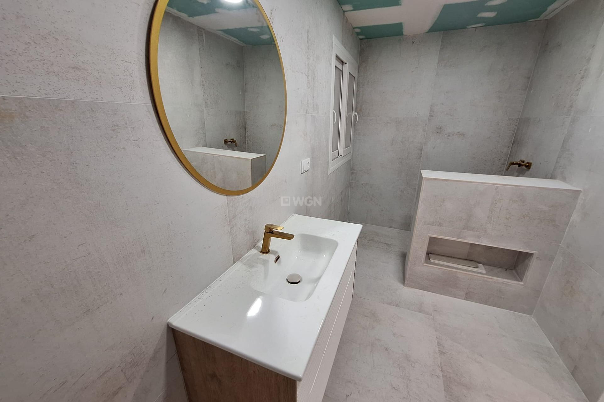 Odsprzedaż - Mieszkanie w bloku - Torrevieja - Acequion