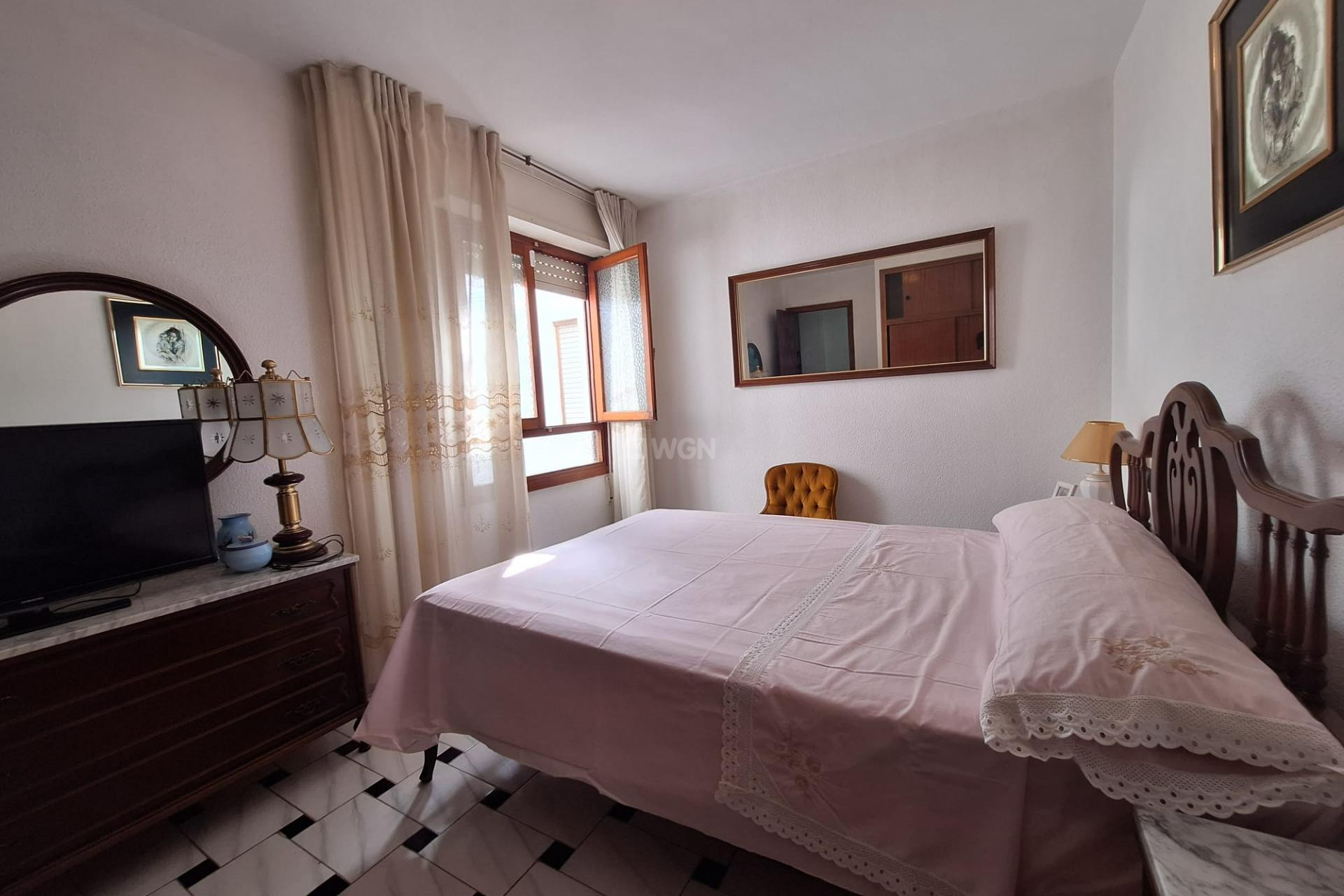 Odsprzedaż - Mieszkanie w bloku - Torrevieja - Acequion