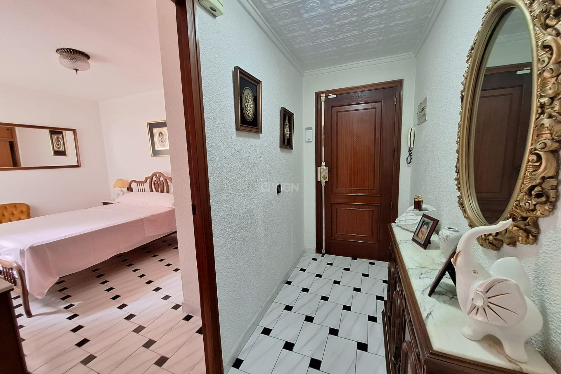 Odsprzedaż - Mieszkanie w bloku - Torrevieja - Acequion