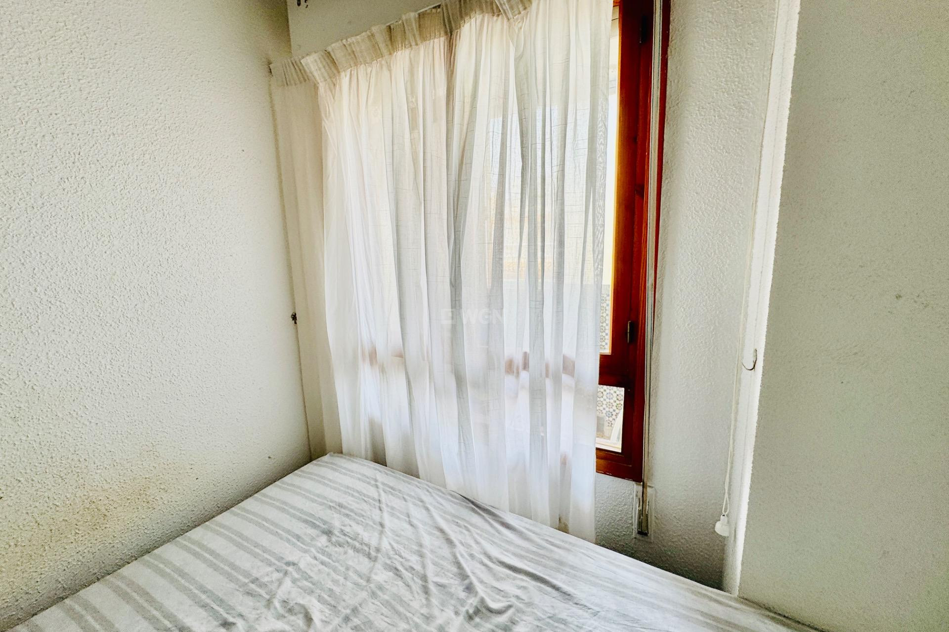 Odsprzedaż - Mieszkanie w bloku - Torrevieja - Acequion