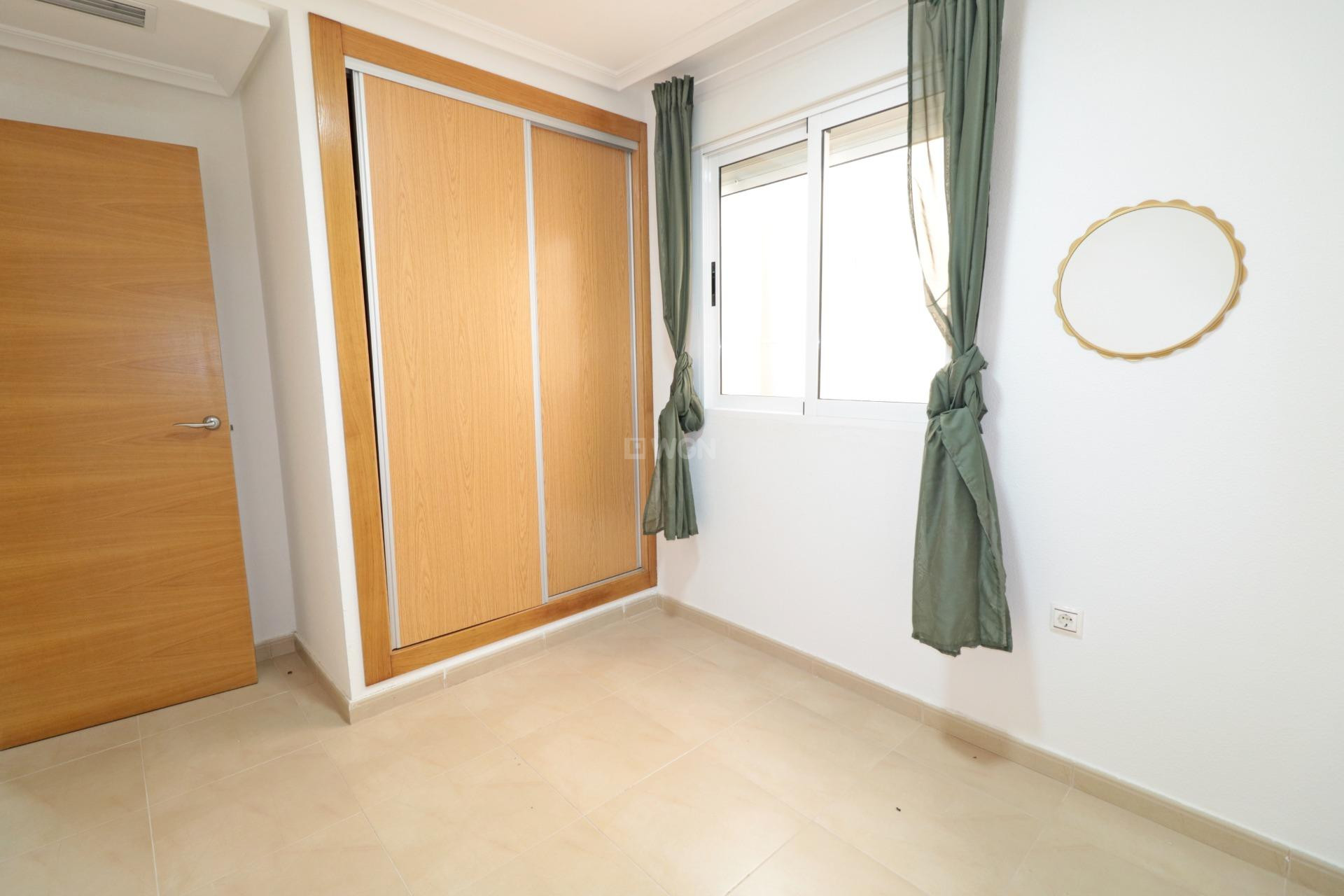 Odsprzedaż - Mieszkanie w bloku - Torrevieja - Acequion