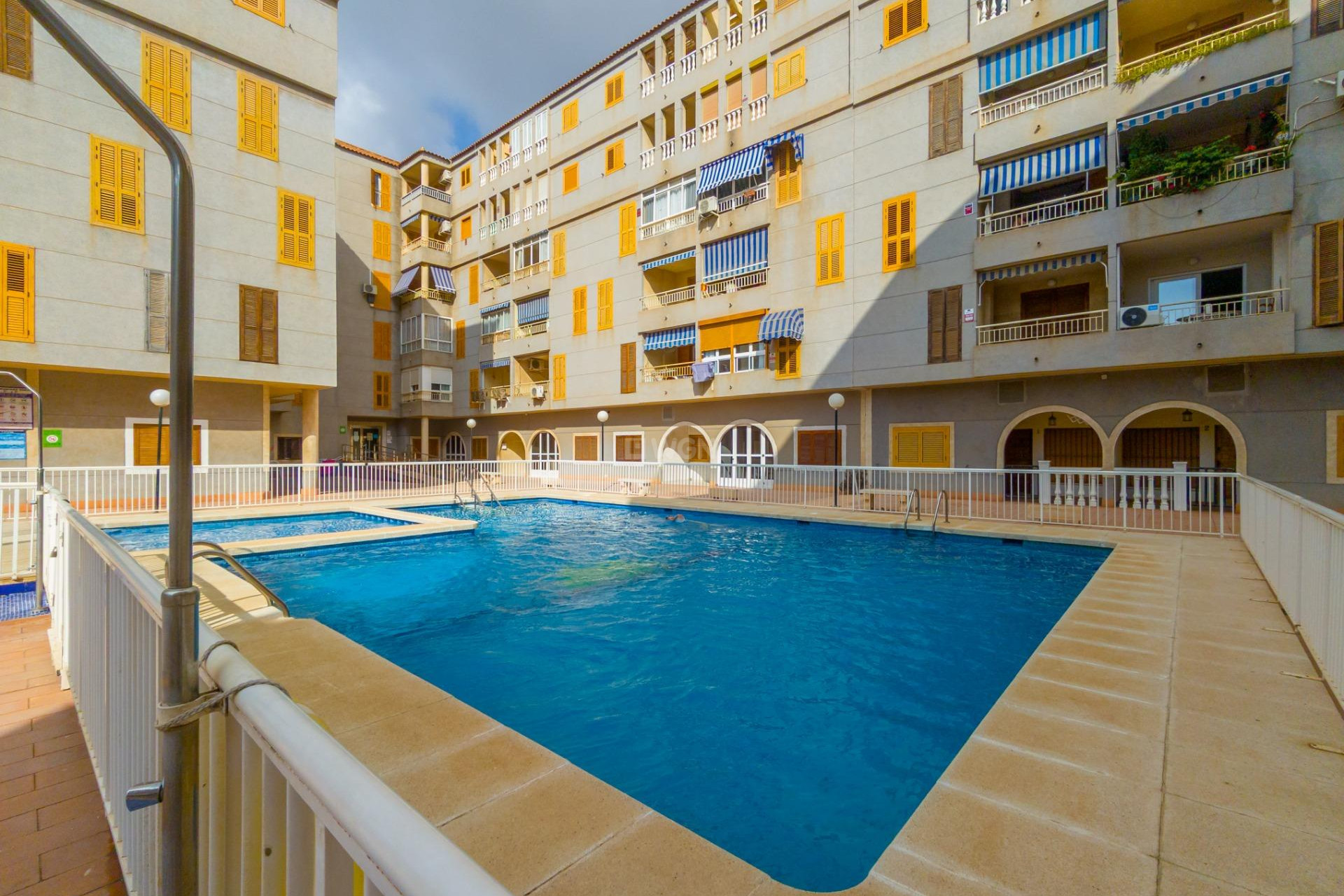 Odsprzedaż - Mieszkanie w bloku - Torrevieja - Acequion
