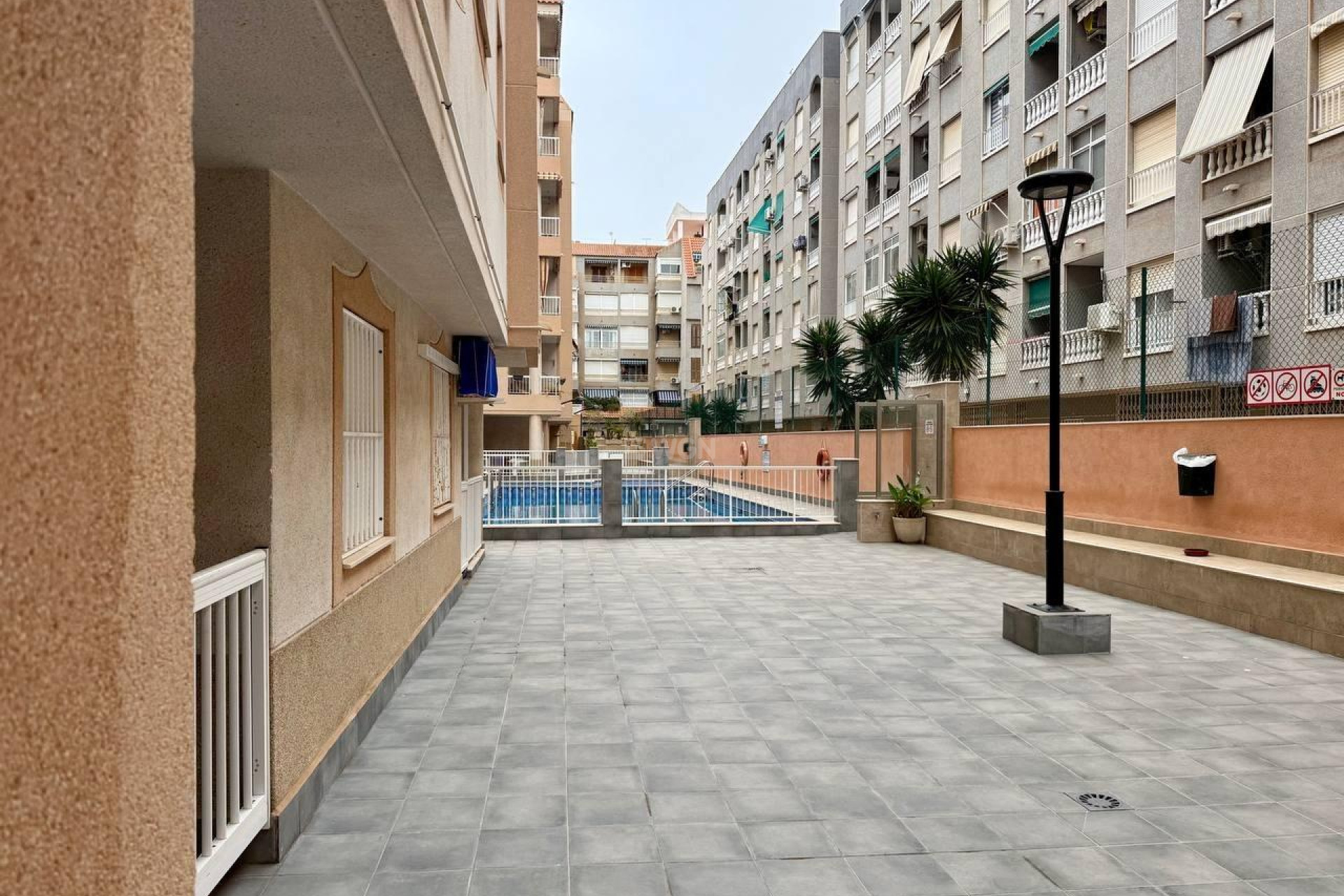 Odsprzedaż - Mieszkanie w bloku - Torrevieja - Acequion