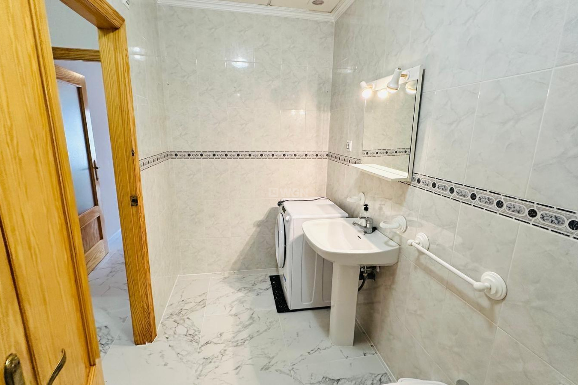 Odsprzedaż - Mieszkanie w bloku - Torrevieja - Acequion