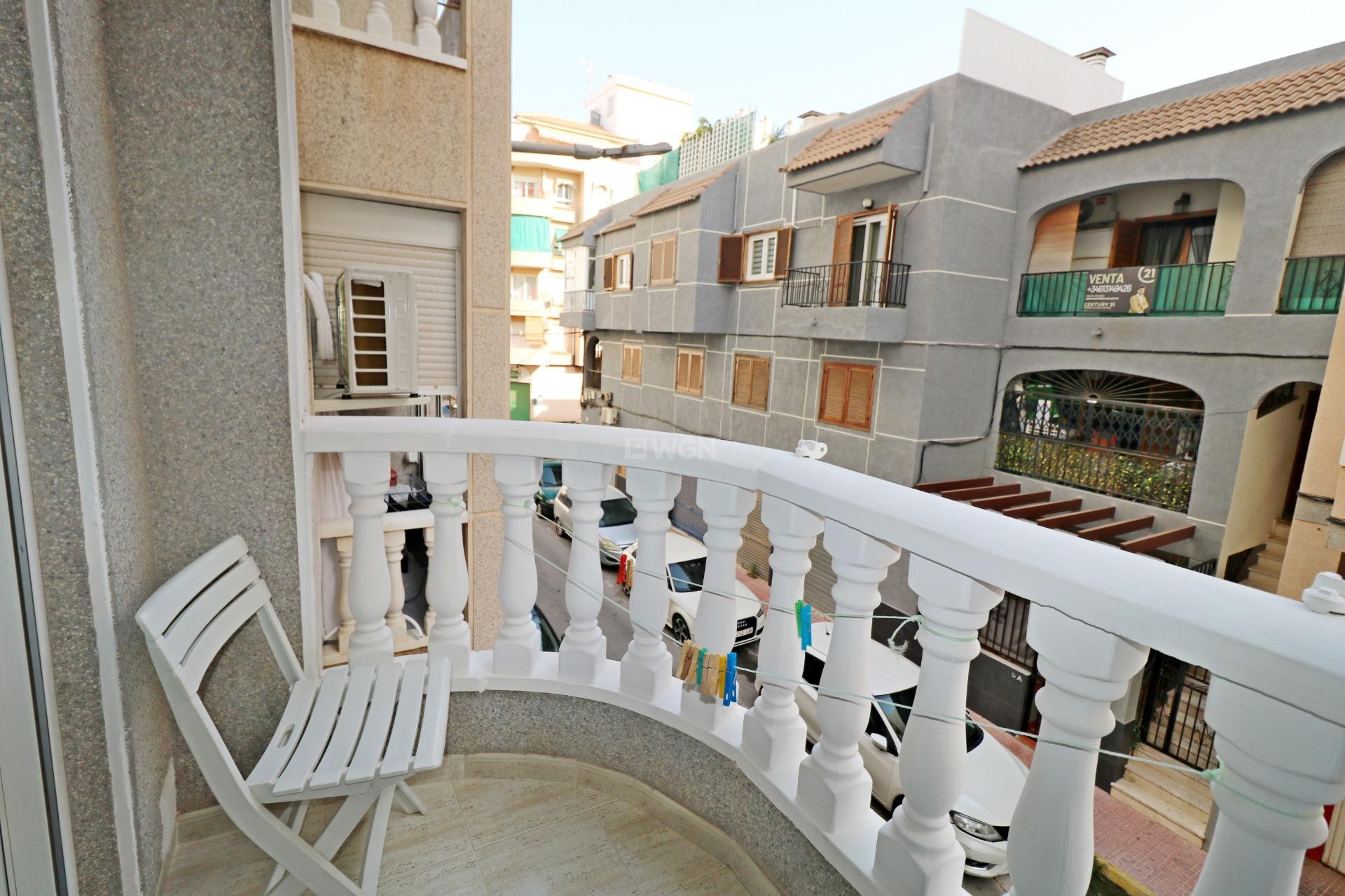 Odsprzedaż - Mieszkanie w bloku - Torrevieja - Acequion