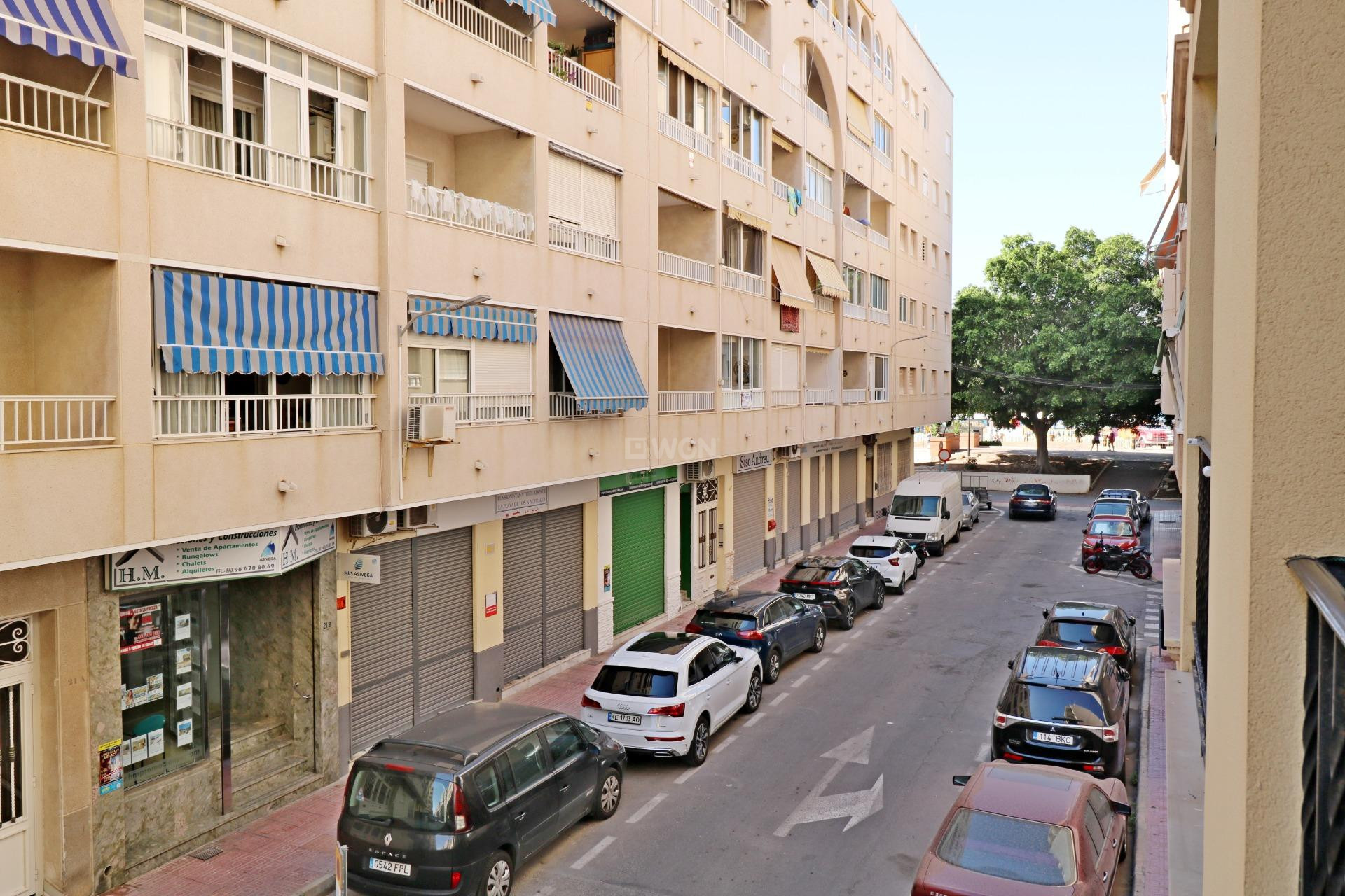 Odsprzedaż - Mieszkanie w bloku - Torrevieja - Acequion