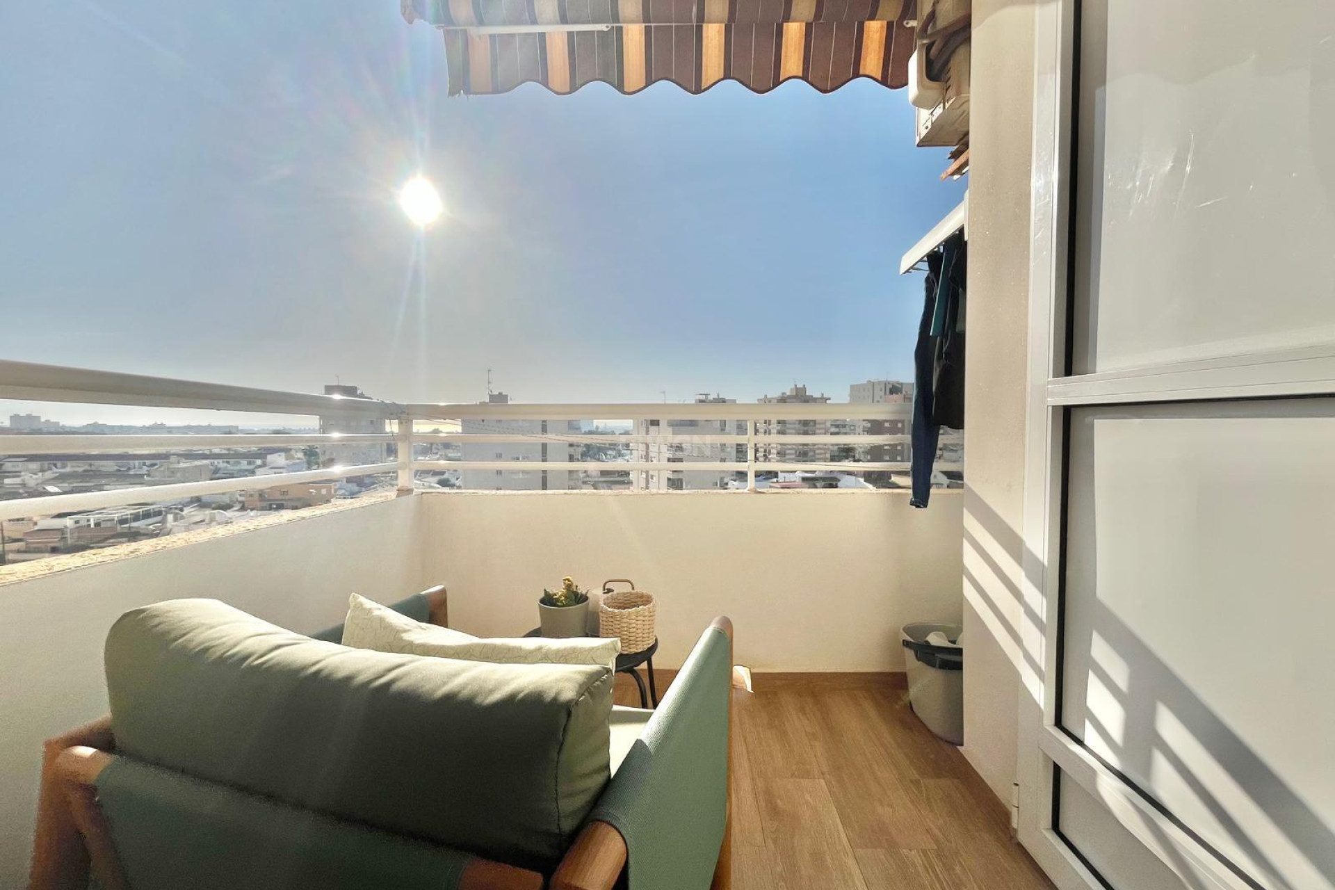 Odsprzedaż - Mieszkanie w bloku - Torrevieja - Calas Blanca