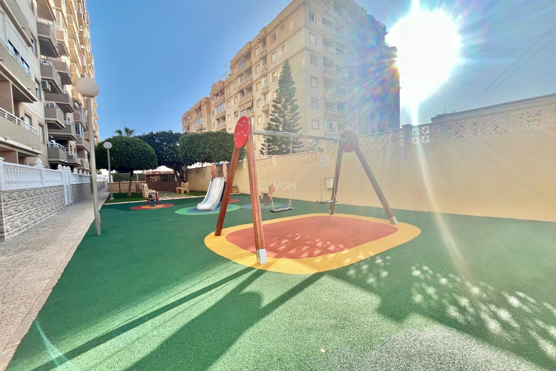 Odsprzedaż - Mieszkanie w bloku - Torrevieja - Calas Blanca