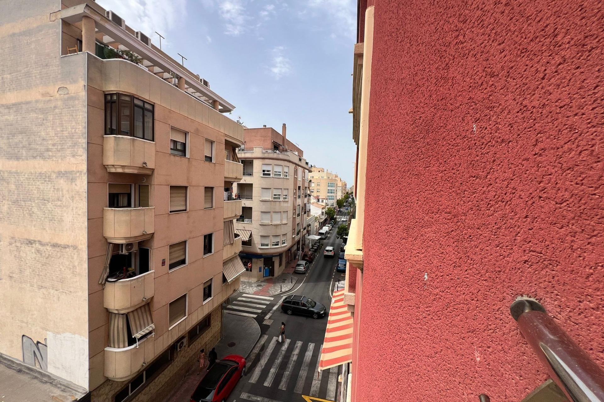 Odsprzedaż - Mieszkanie w bloku - Torrevieja - Centro