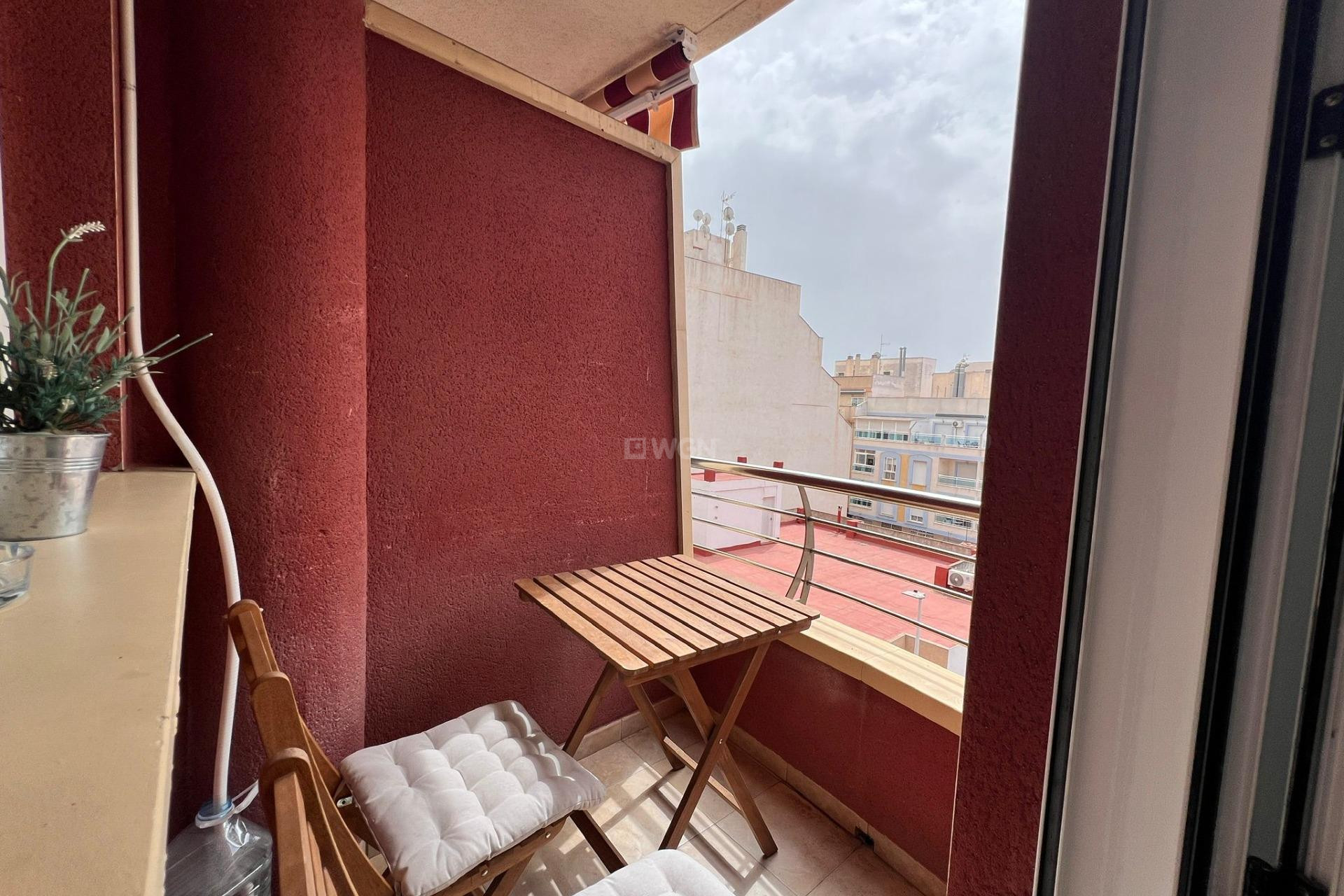 Odsprzedaż - Mieszkanie w bloku - Torrevieja - Centro