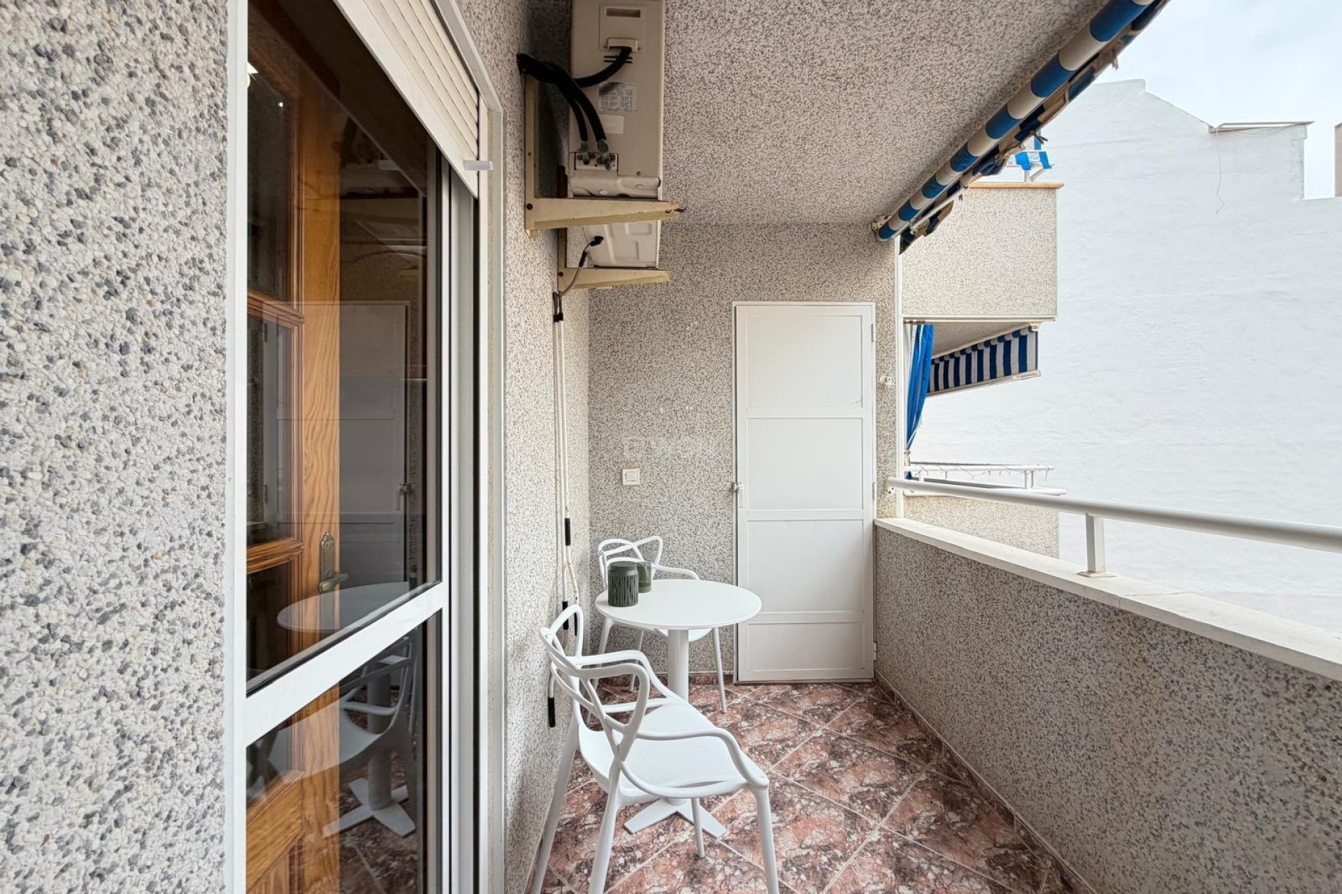 Odsprzedaż - Mieszkanie w bloku - Torrevieja - Centro