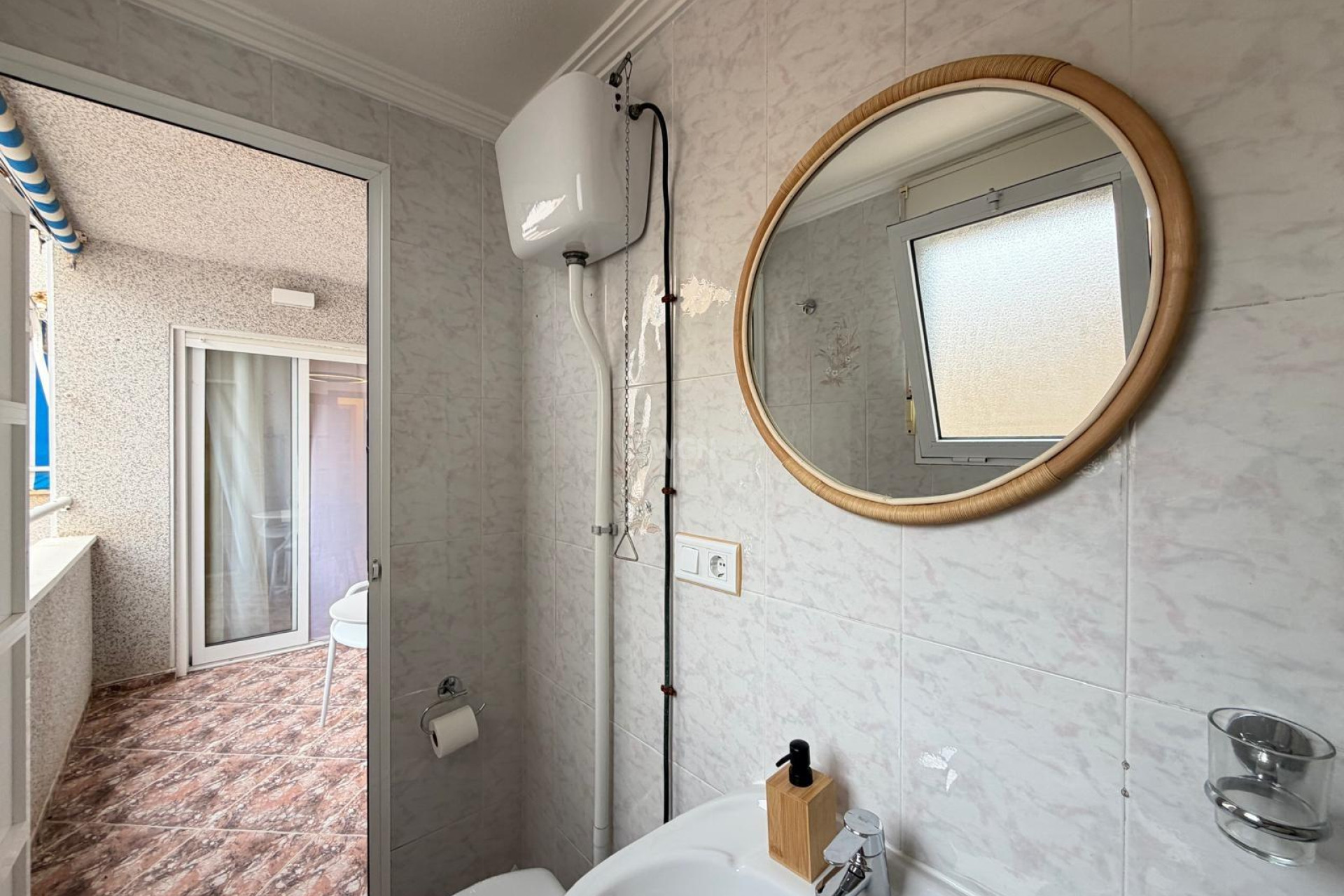 Odsprzedaż - Mieszkanie w bloku - Torrevieja - Centro
