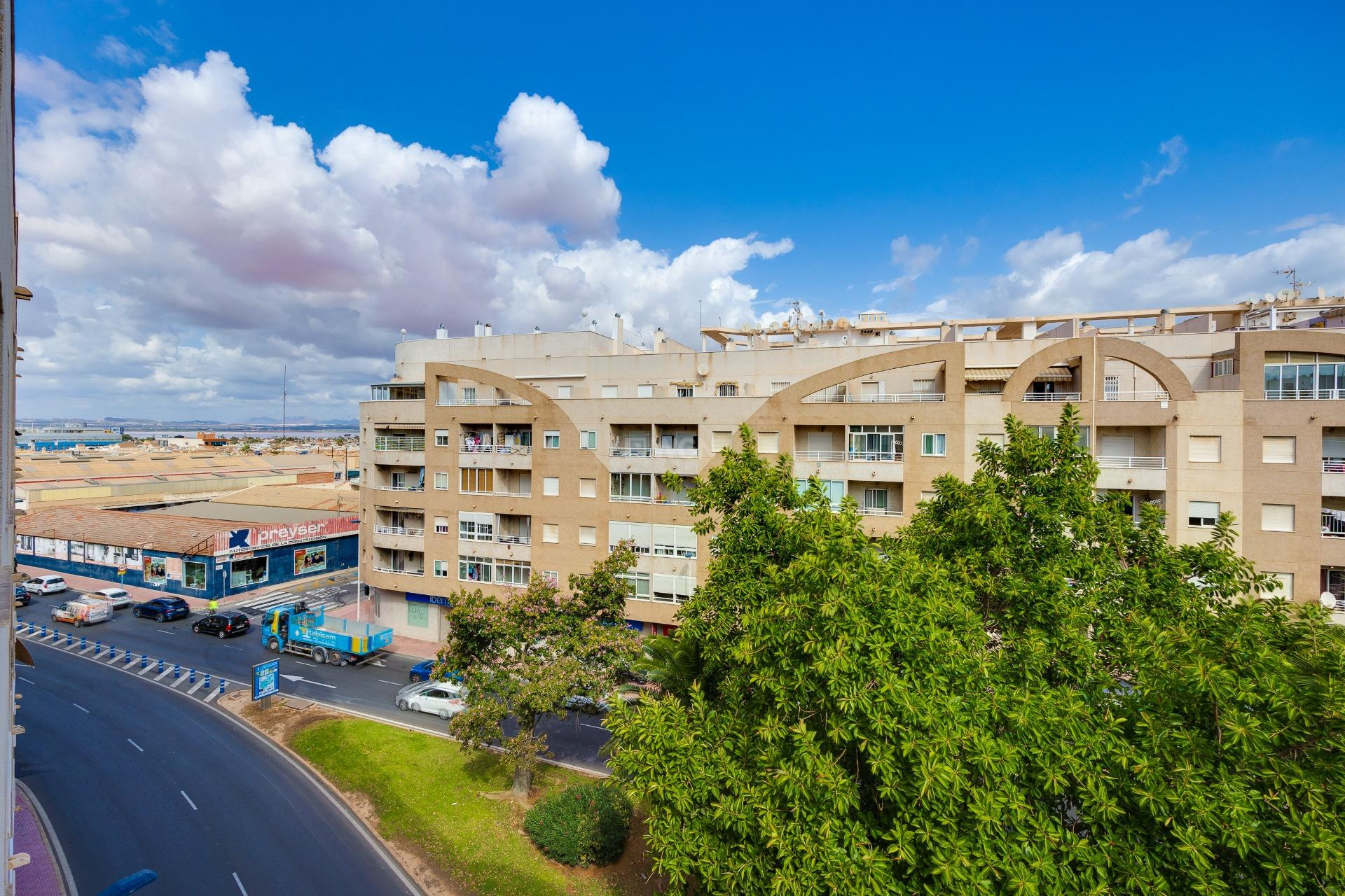 Odsprzedaż - Mieszkanie w bloku - Torrevieja - Centro