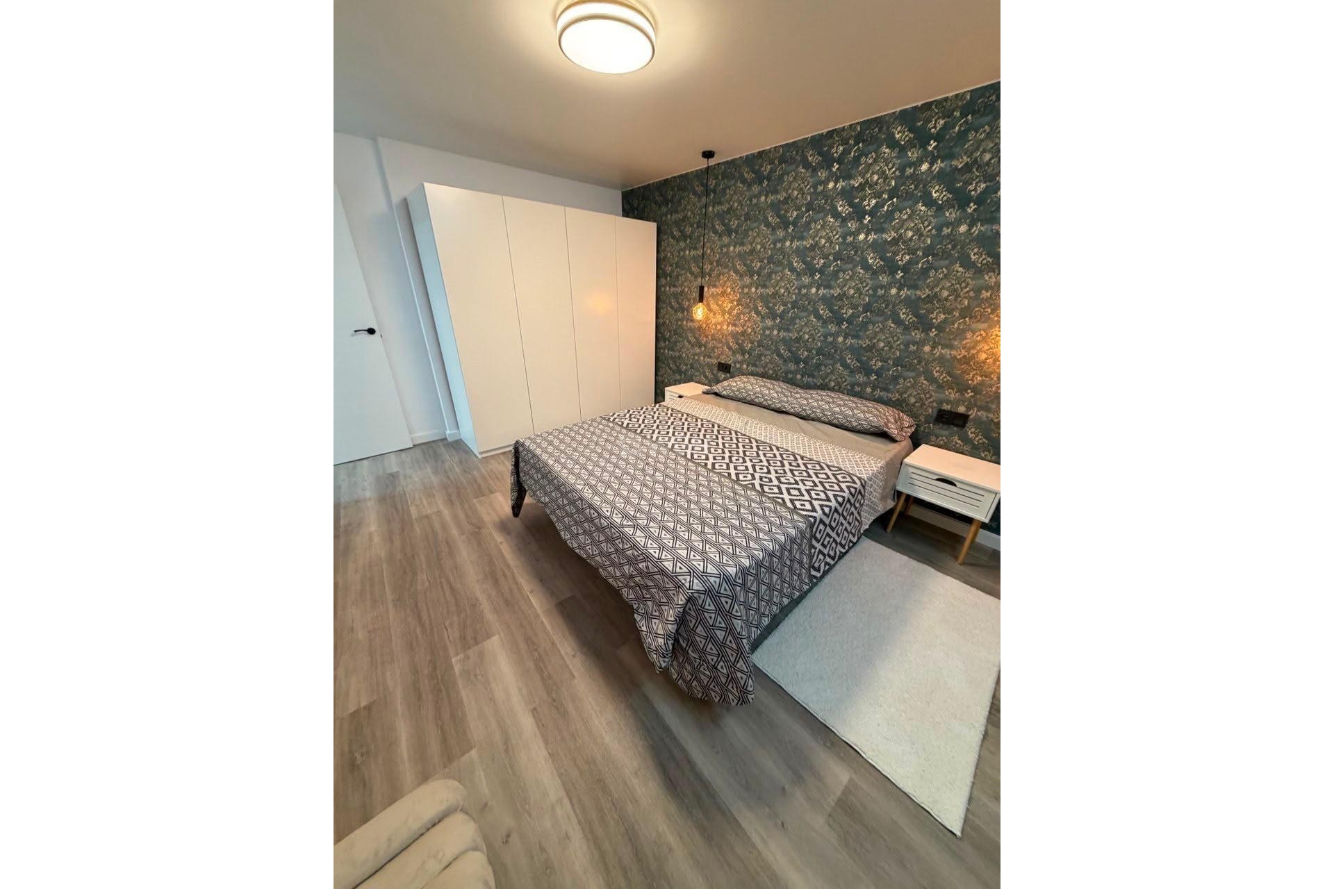 Odsprzedaż - Mieszkanie w bloku - Torrevieja - Centro