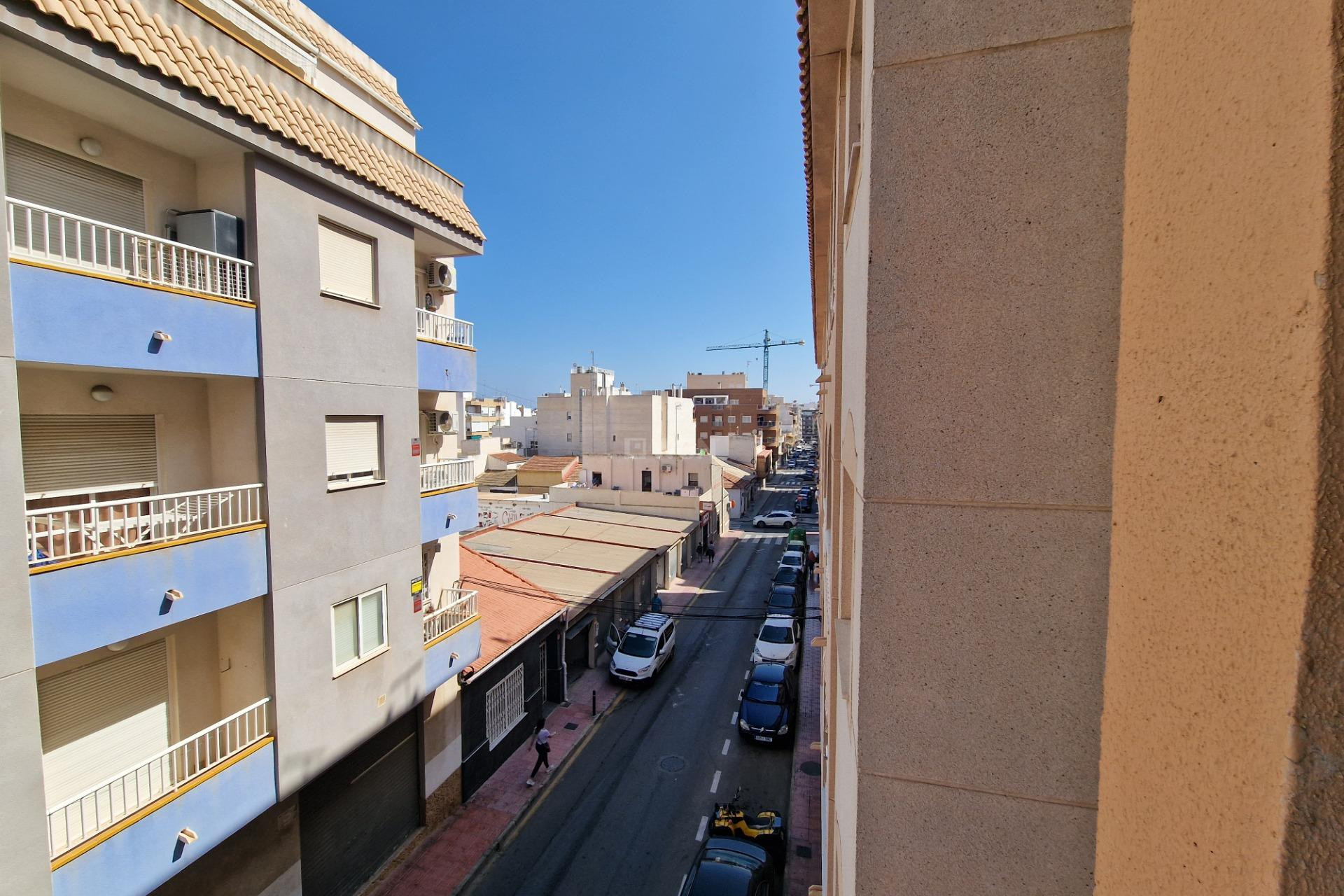 Odsprzedaż - Mieszkanie w bloku - Torrevieja - Centro