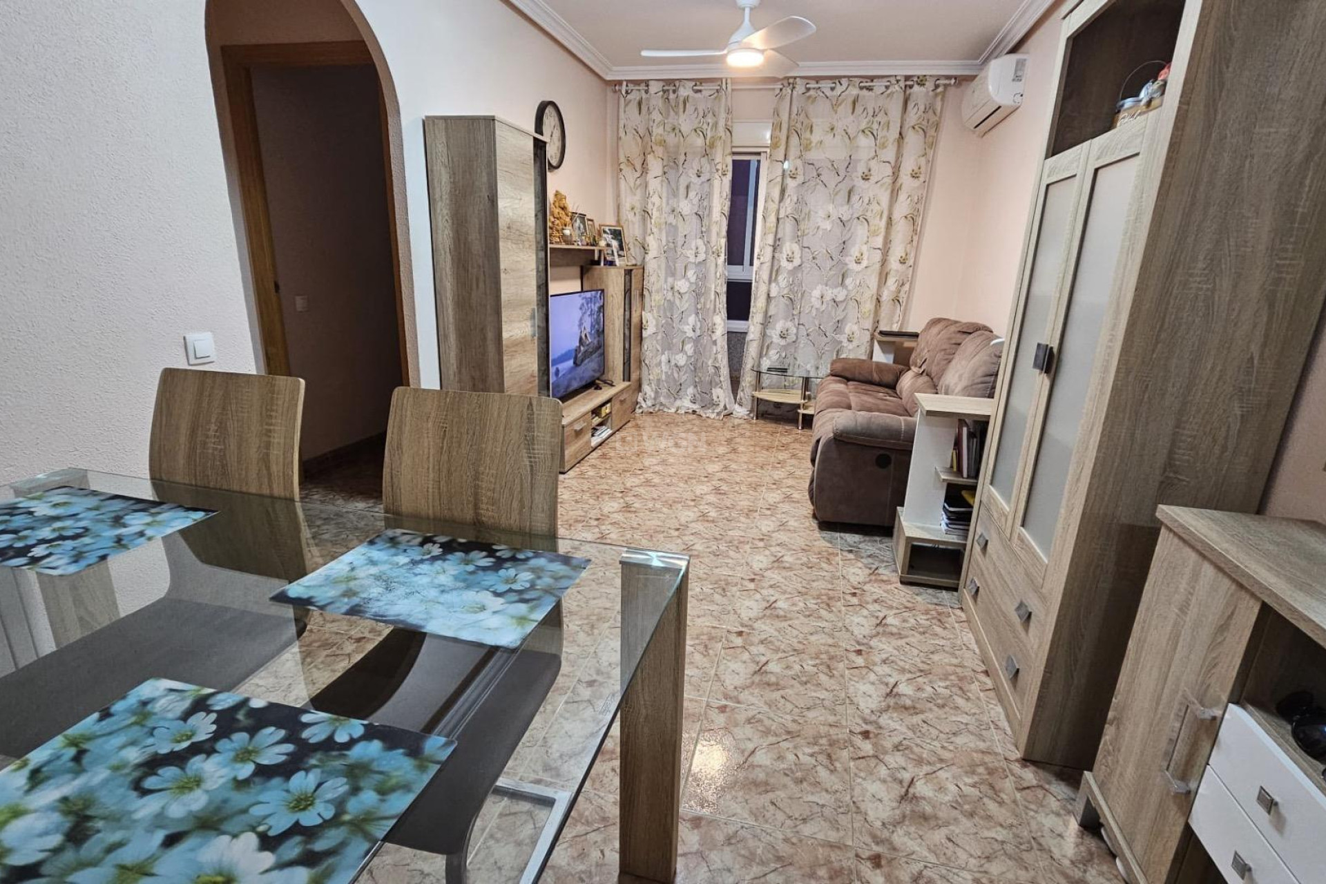 Odsprzedaż - Mieszkanie w bloku - Torrevieja - Centro