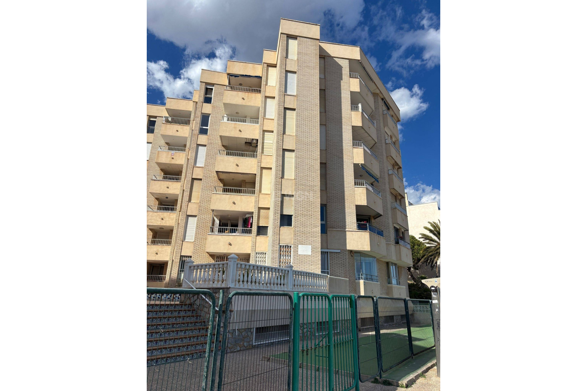 Odsprzedaż - Mieszkanie w bloku - Torrevieja - Centro