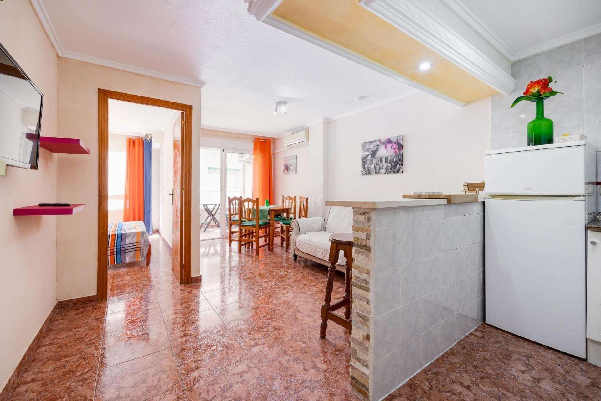 Odsprzedaż - Mieszkanie w bloku - Torrevieja - Centro