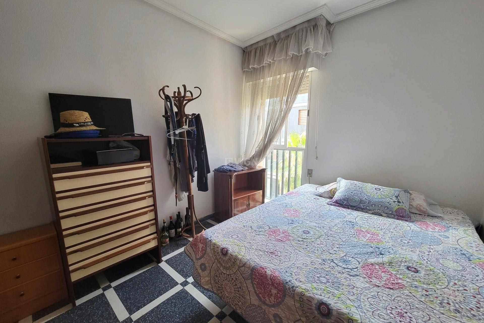 Odsprzedaż - Mieszkanie w bloku - Torrevieja - Centro