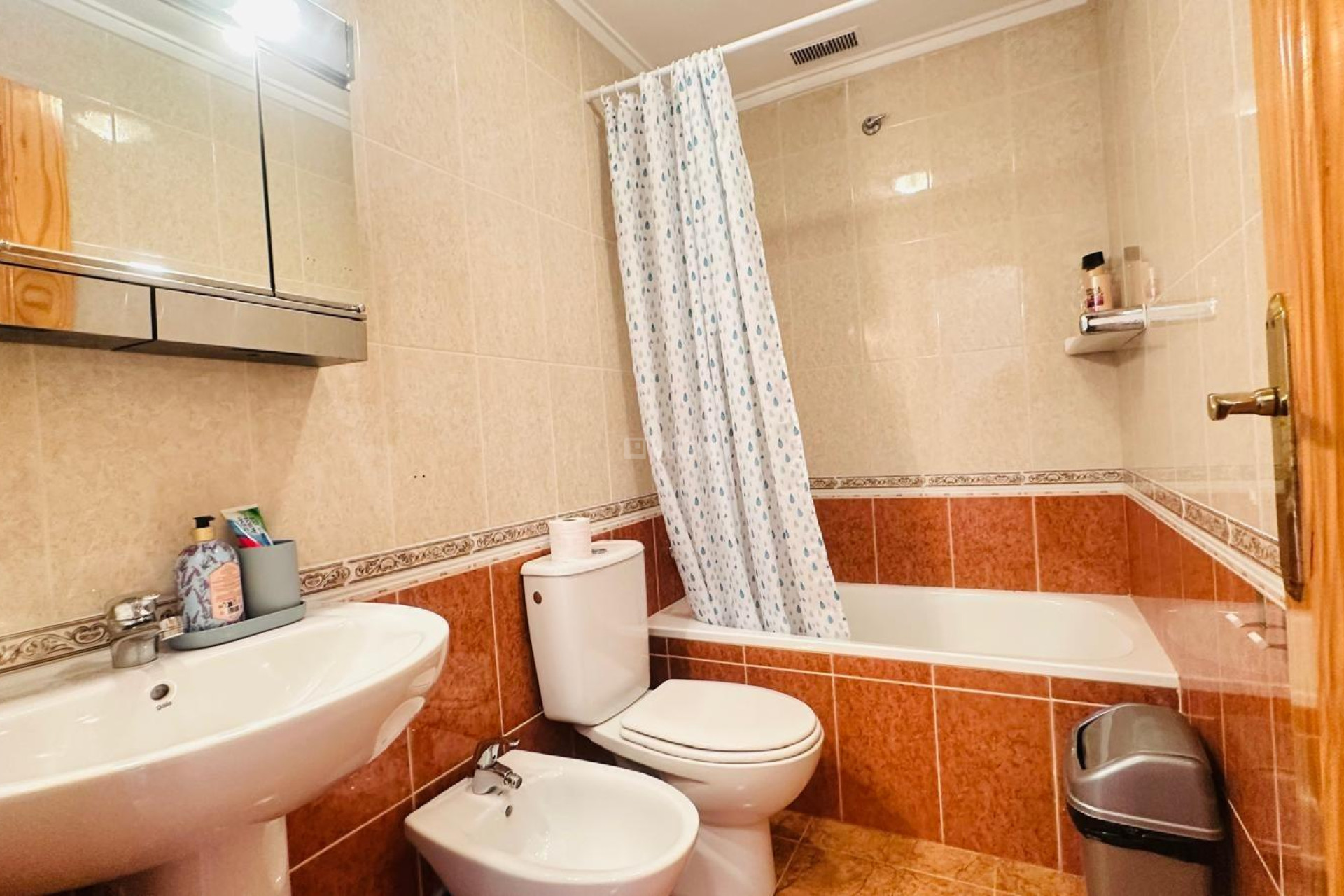 Odsprzedaż - Mieszkanie w bloku - Torrevieja - Centro