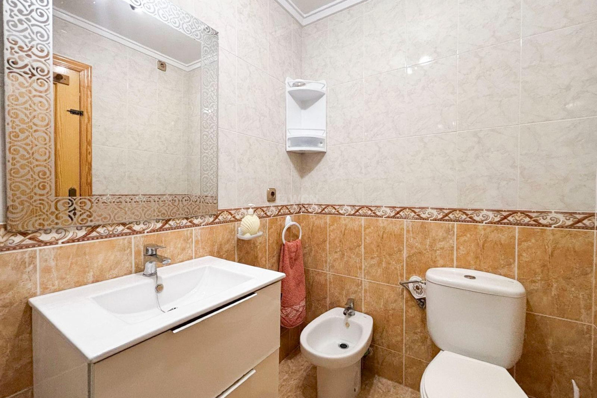 Odsprzedaż - Mieszkanie w bloku - Torrevieja - Centro