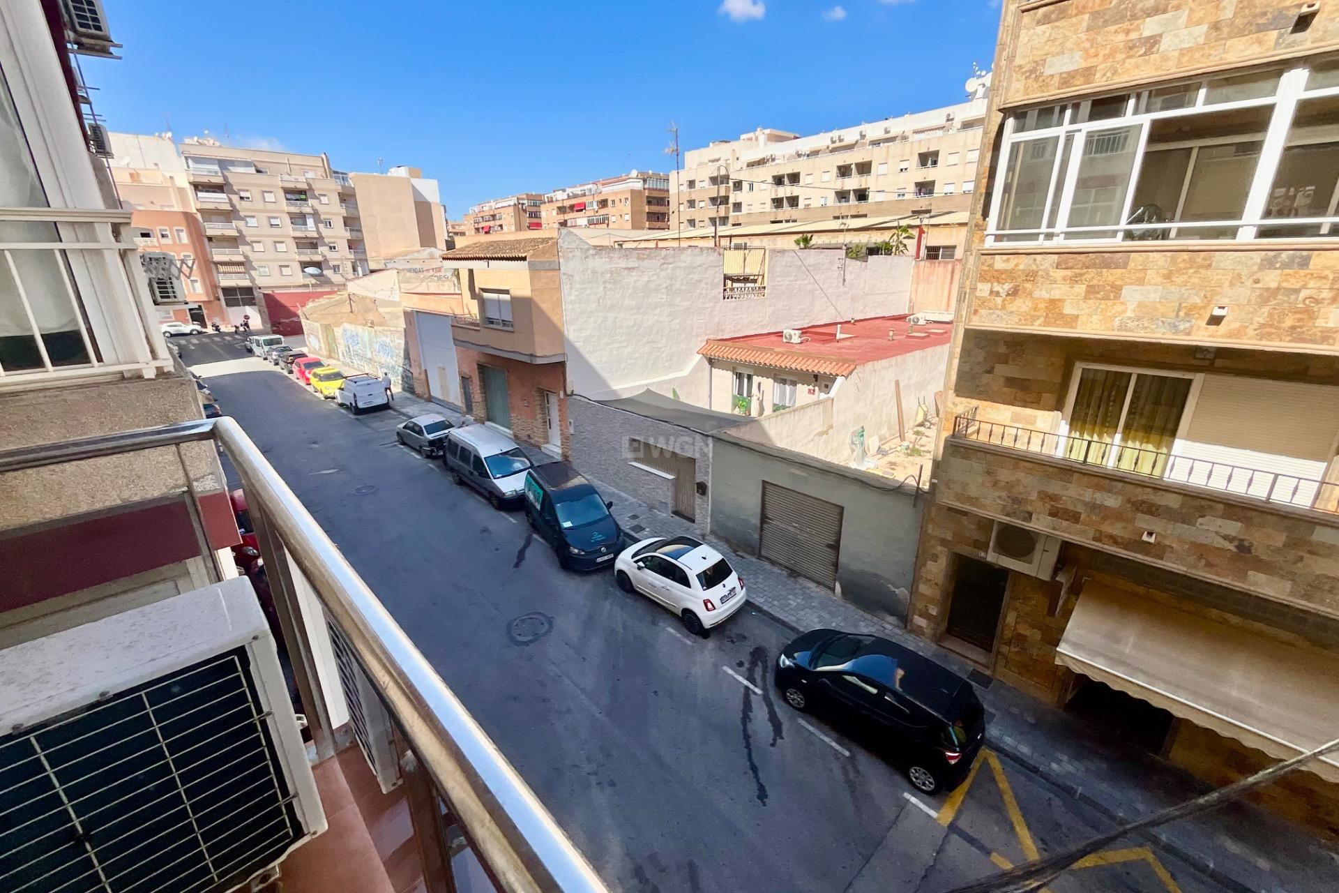 Odsprzedaż - Mieszkanie w bloku - Torrevieja - Centro