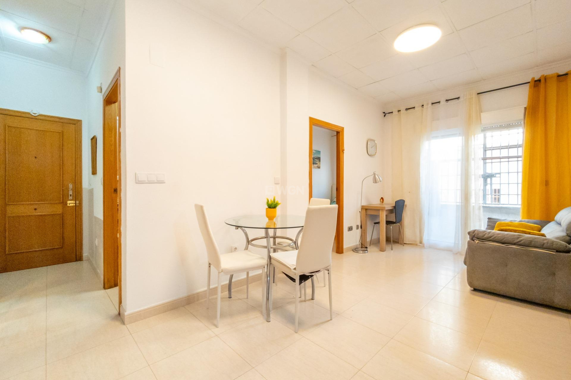 Odsprzedaż - Mieszkanie w bloku - Torrevieja - Centro