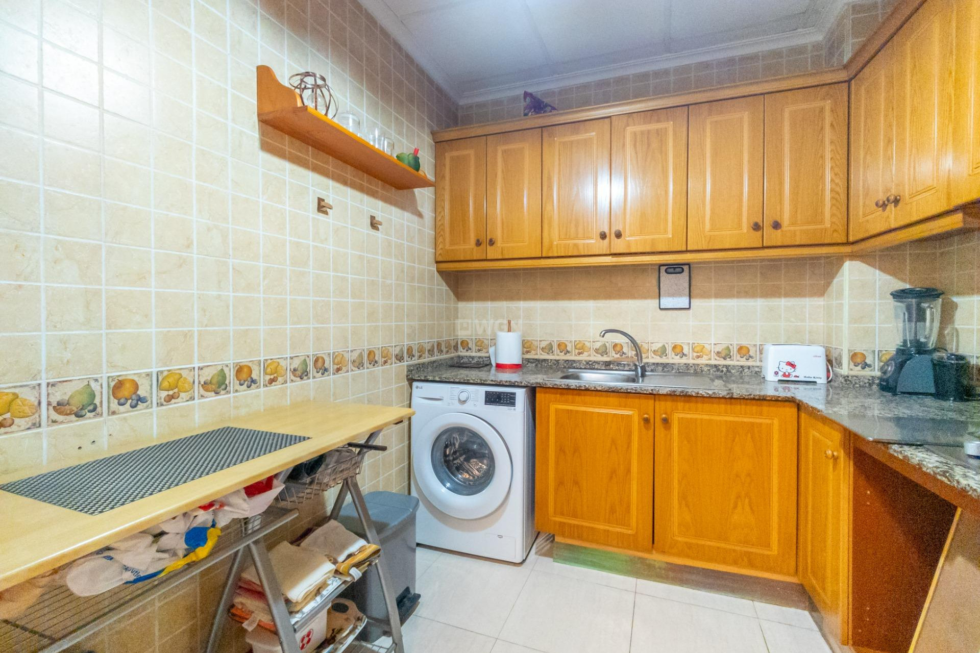 Odsprzedaż - Mieszkanie w bloku - Torrevieja - Centro