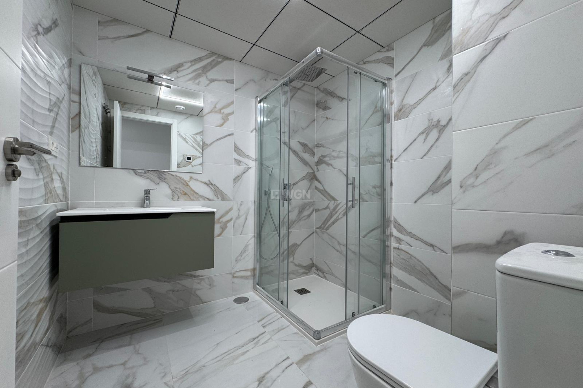 Odsprzedaż - Mieszkanie w bloku - Torrevieja - Centro