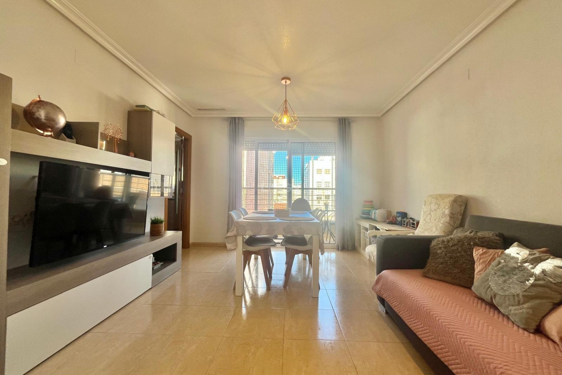 Odsprzedaż - Mieszkanie w bloku - Torrevieja - Centro