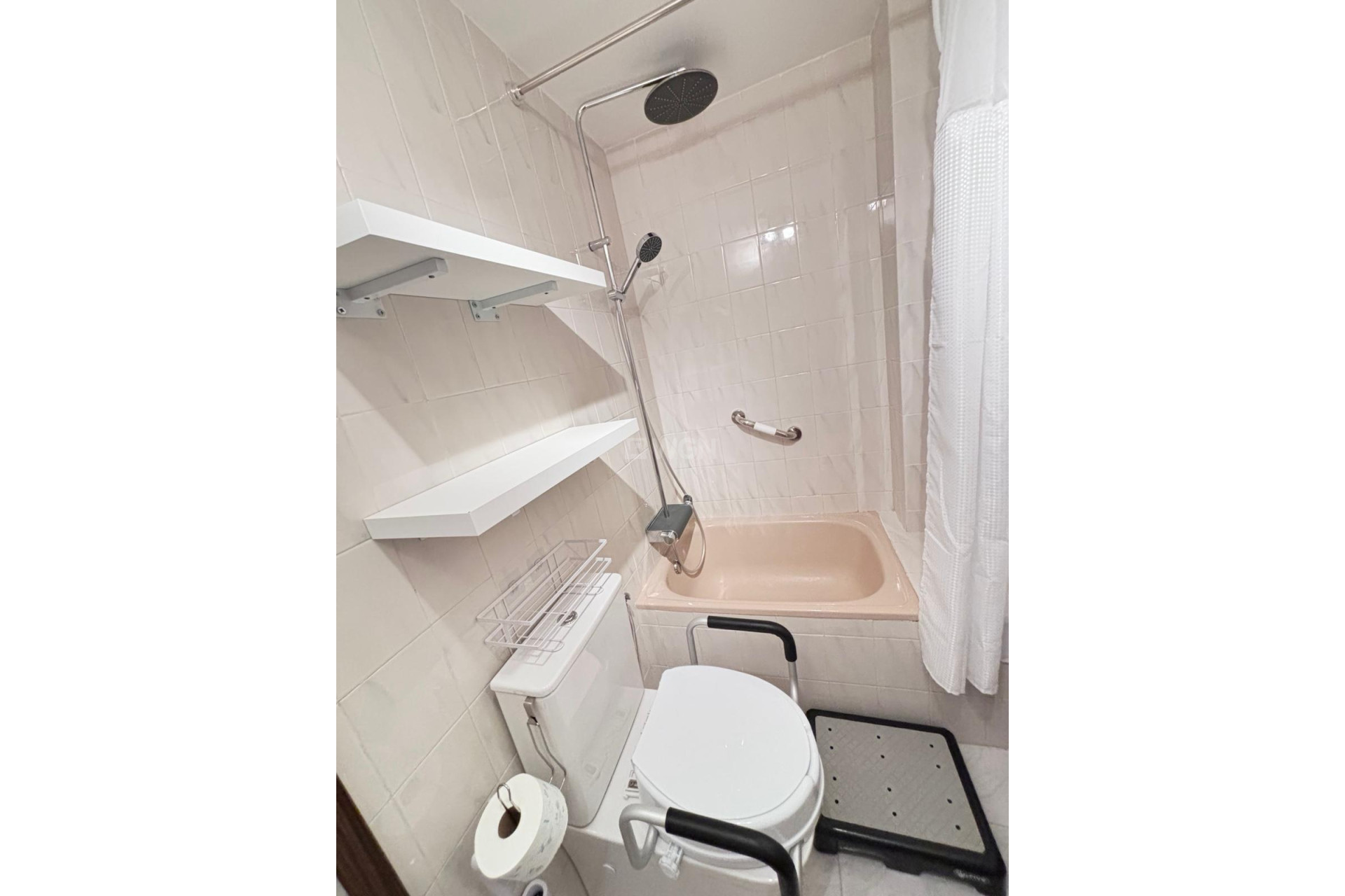 Odsprzedaż - Mieszkanie w bloku - Torrevieja - Centro