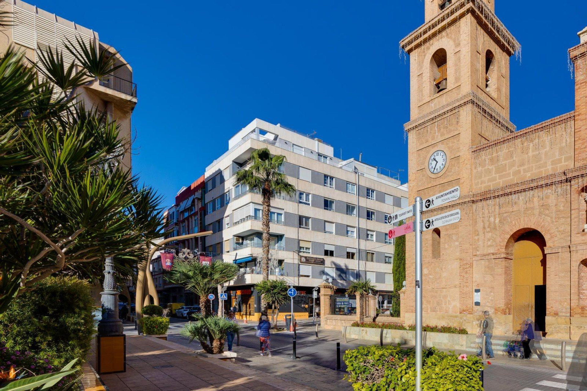 Odsprzedaż - Mieszkanie w bloku - Torrevieja - Centro