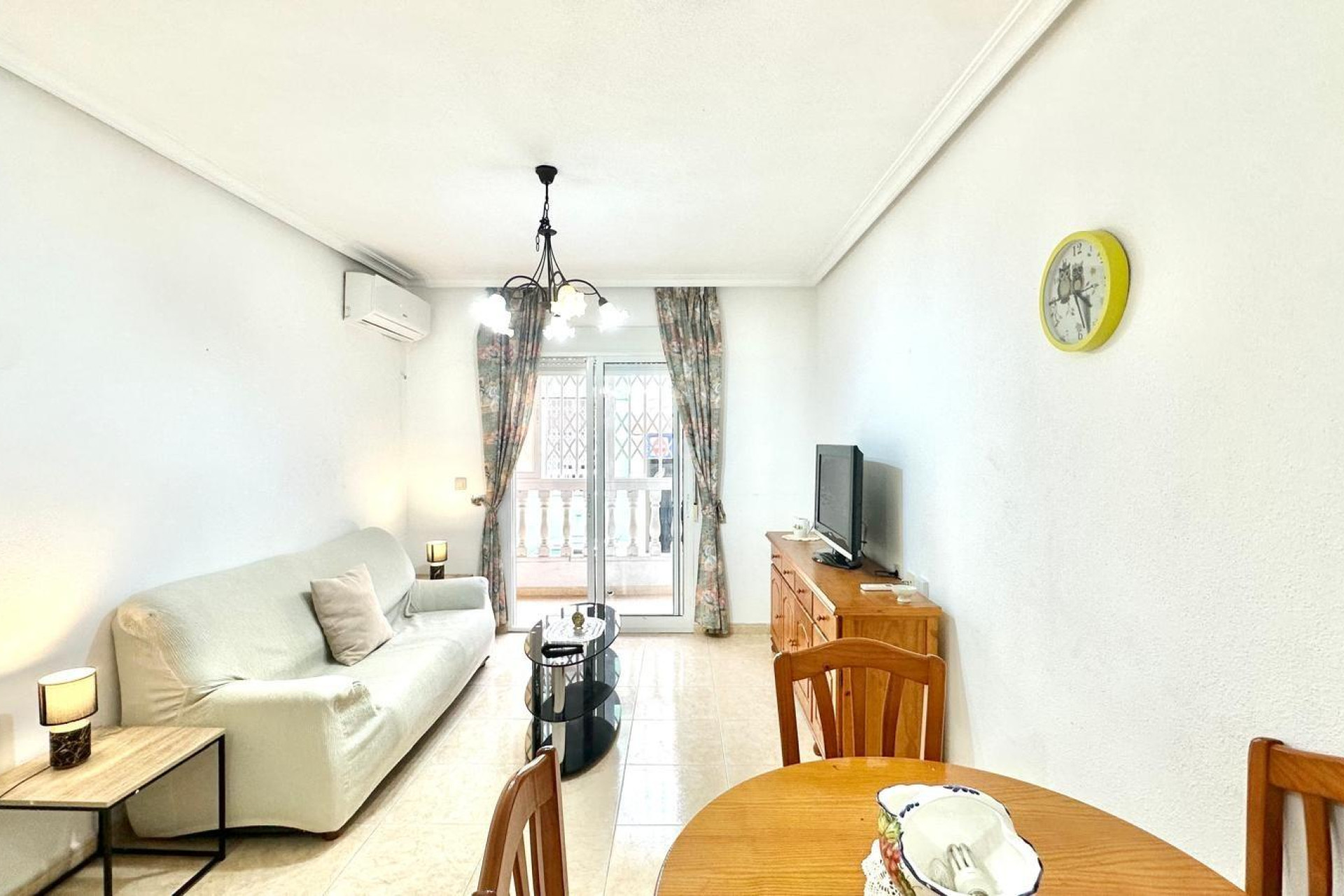 Odsprzedaż - Mieszkanie w bloku - Torrevieja - Centro