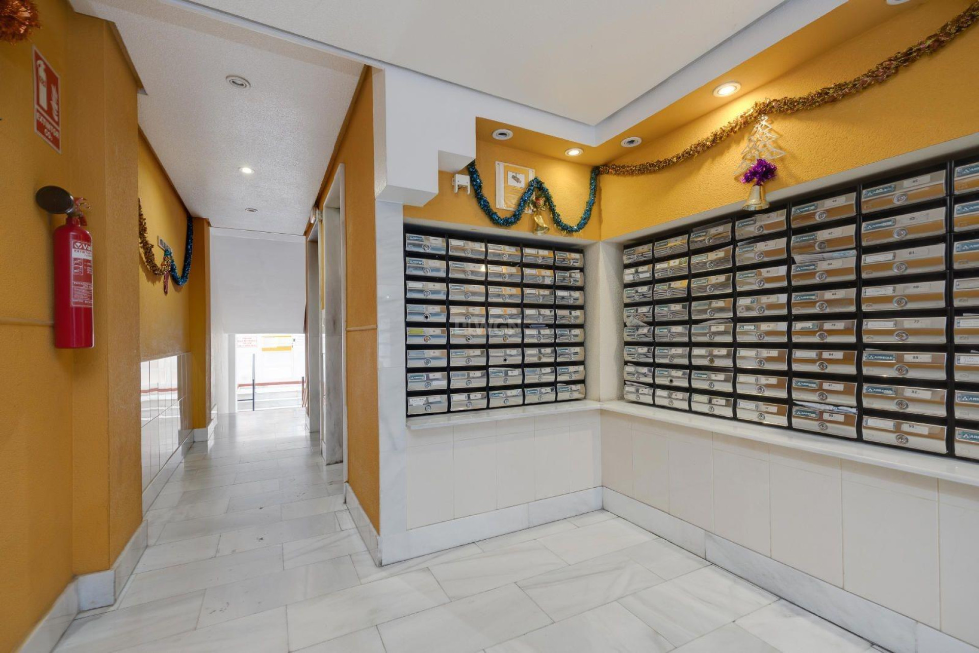 Odsprzedaż - Mieszkanie w bloku - Torrevieja - Centro