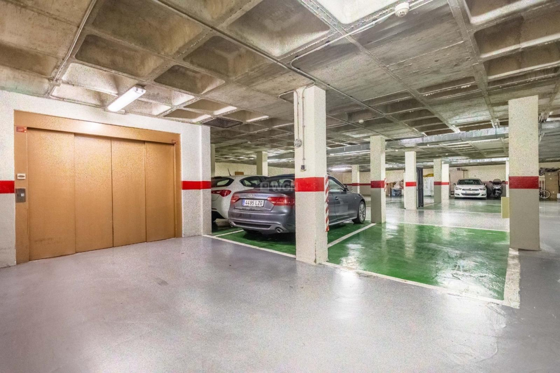 Odsprzedaż - Mieszkanie w bloku - Torrevieja - Centro