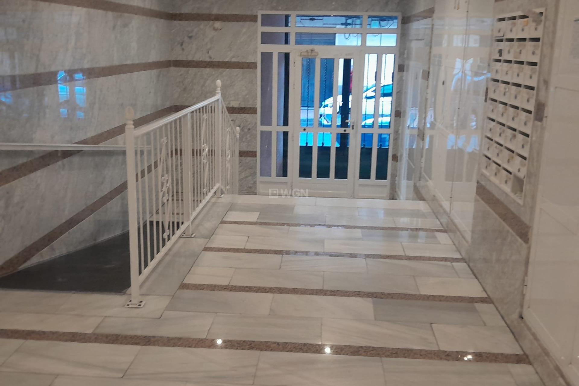 Odsprzedaż - Mieszkanie w bloku - Torrevieja - Centro