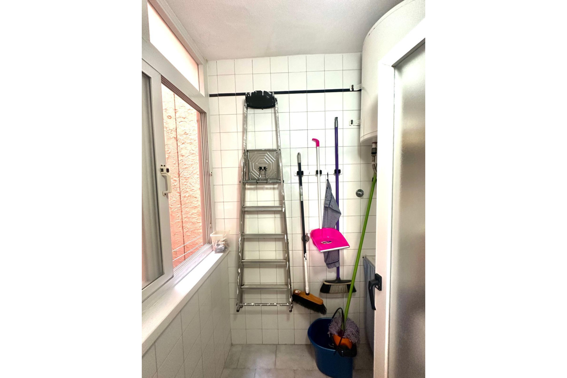 Odsprzedaż - Mieszkanie w bloku - Torrevieja - Centro