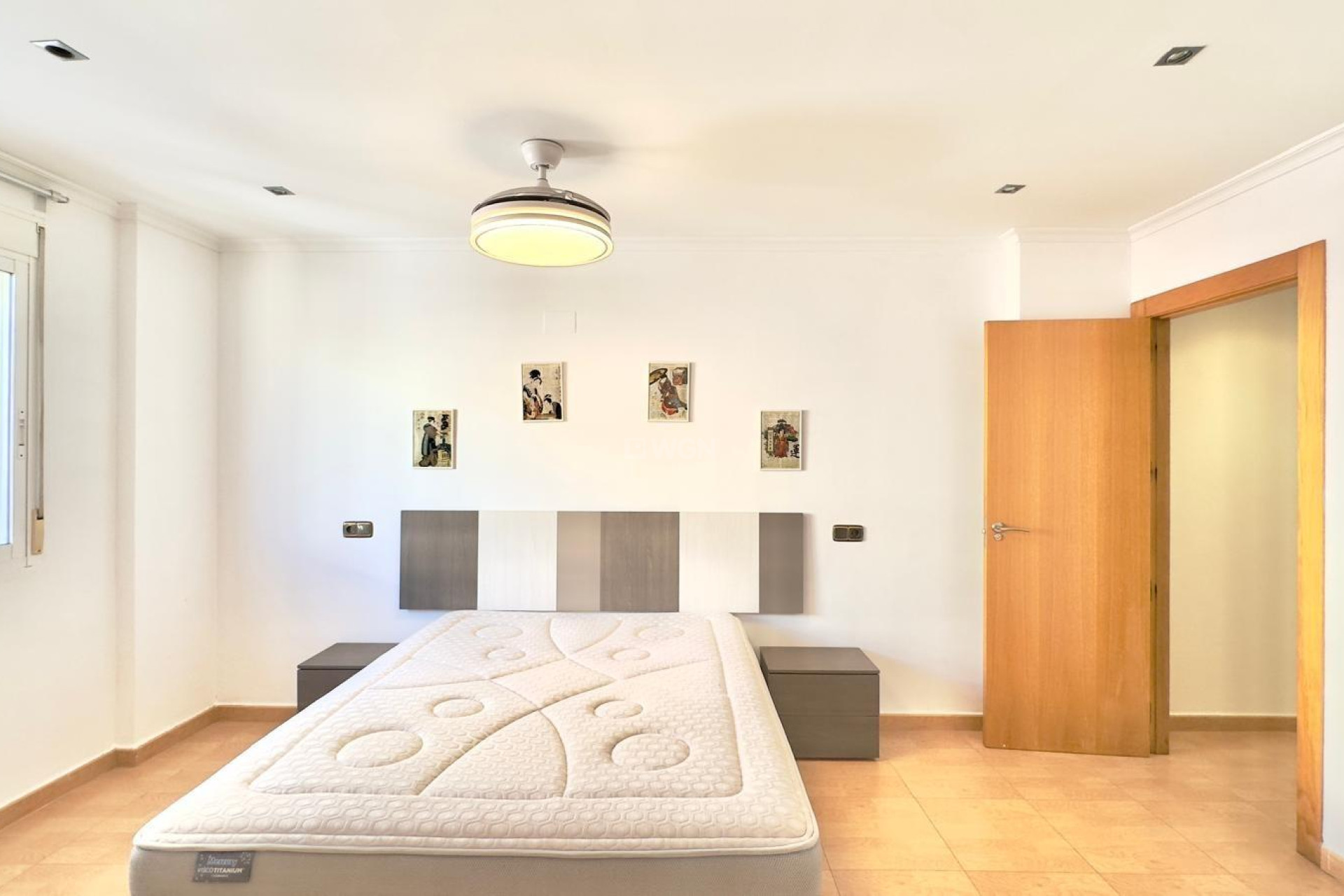 Odsprzedaż - Mieszkanie w bloku - Torrevieja - Centro