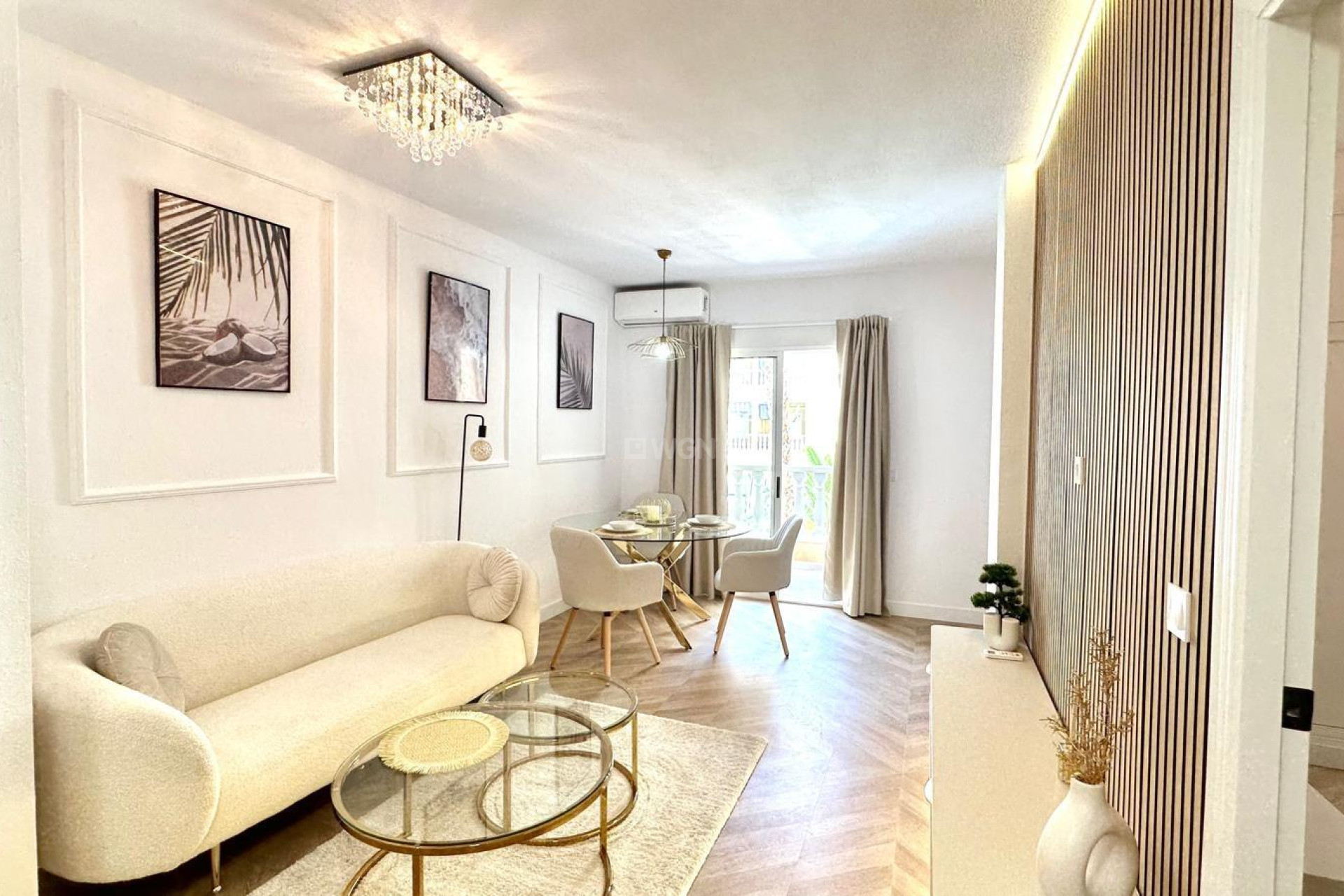 Odsprzedaż - Mieszkanie w bloku - Torrevieja - Centro