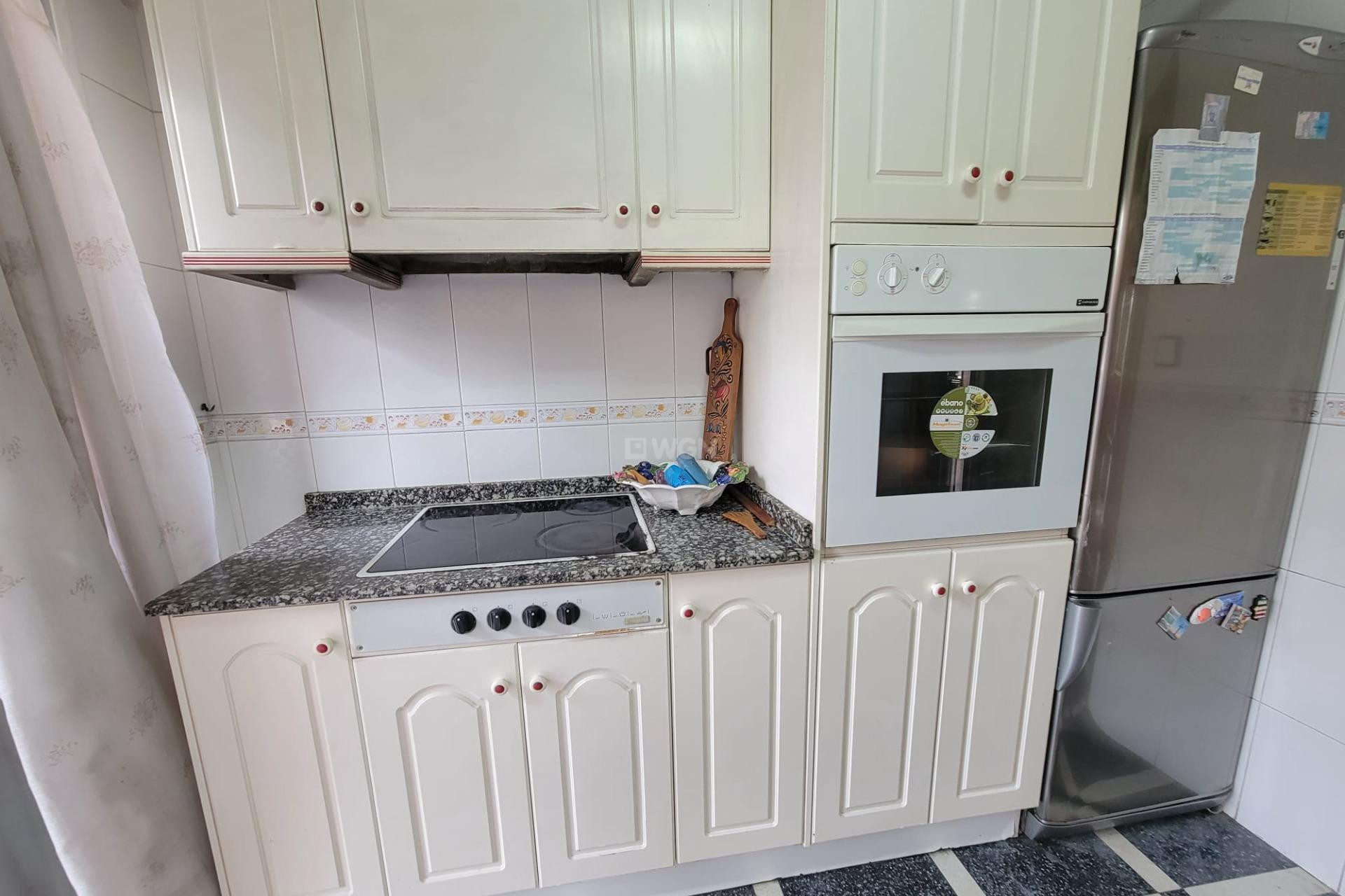 Odsprzedaż - Mieszkanie w bloku - Torrevieja - Centro