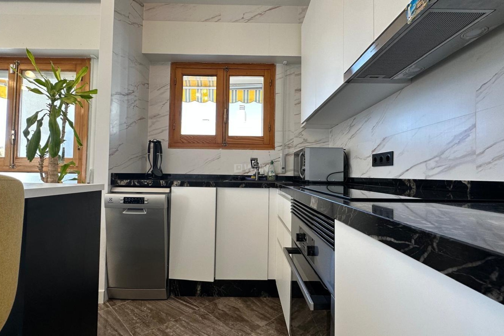 Odsprzedaż - Mieszkanie w bloku - Torrevieja - Centro